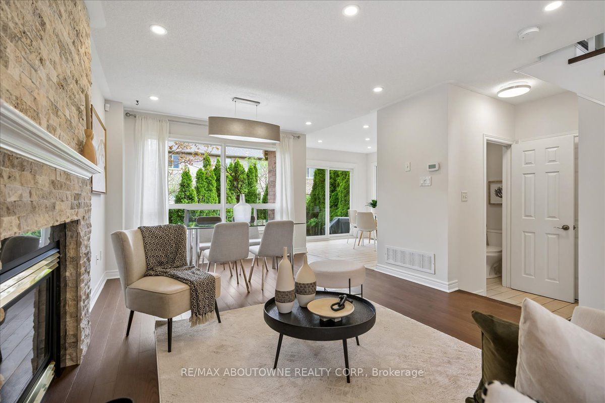 1493 Derby County Crescent, Oakville ‣ W13162050 1493 Derby County Crescent, Oakville ‣ W13162050