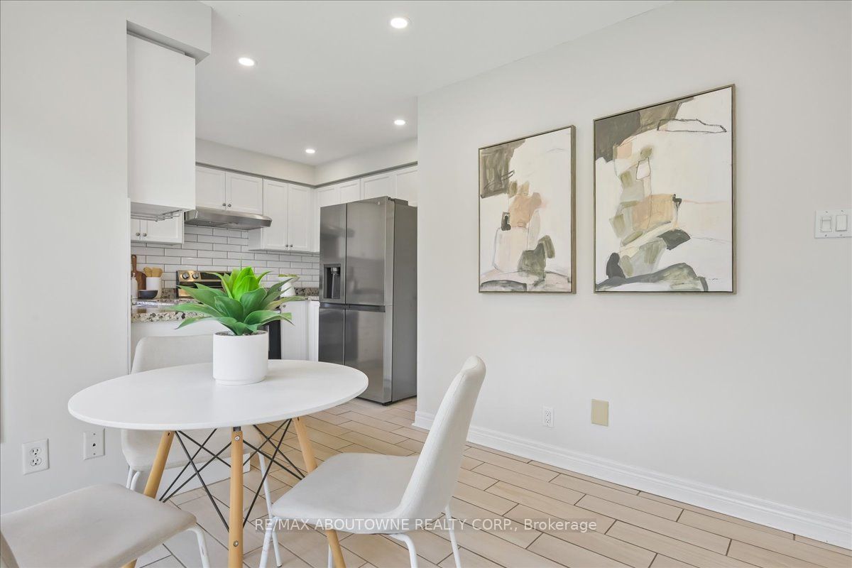 1493 Derby County Crescent, Oakville ‣ W13162050 1493 Derby County Crescent, Oakville ‣ W13162050