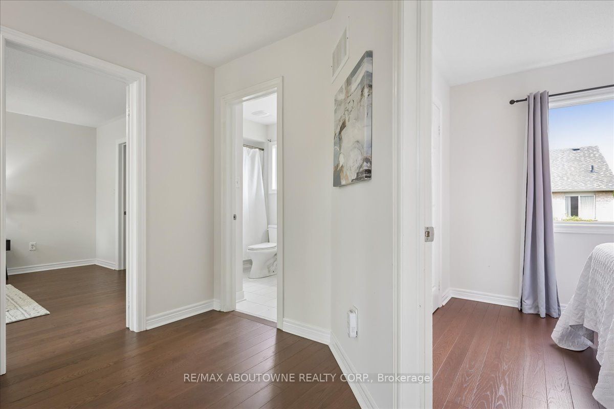 1493 Derby County Crescent, Oakville ‣ W13162050 1493 Derby County Crescent, Oakville ‣ W13162050