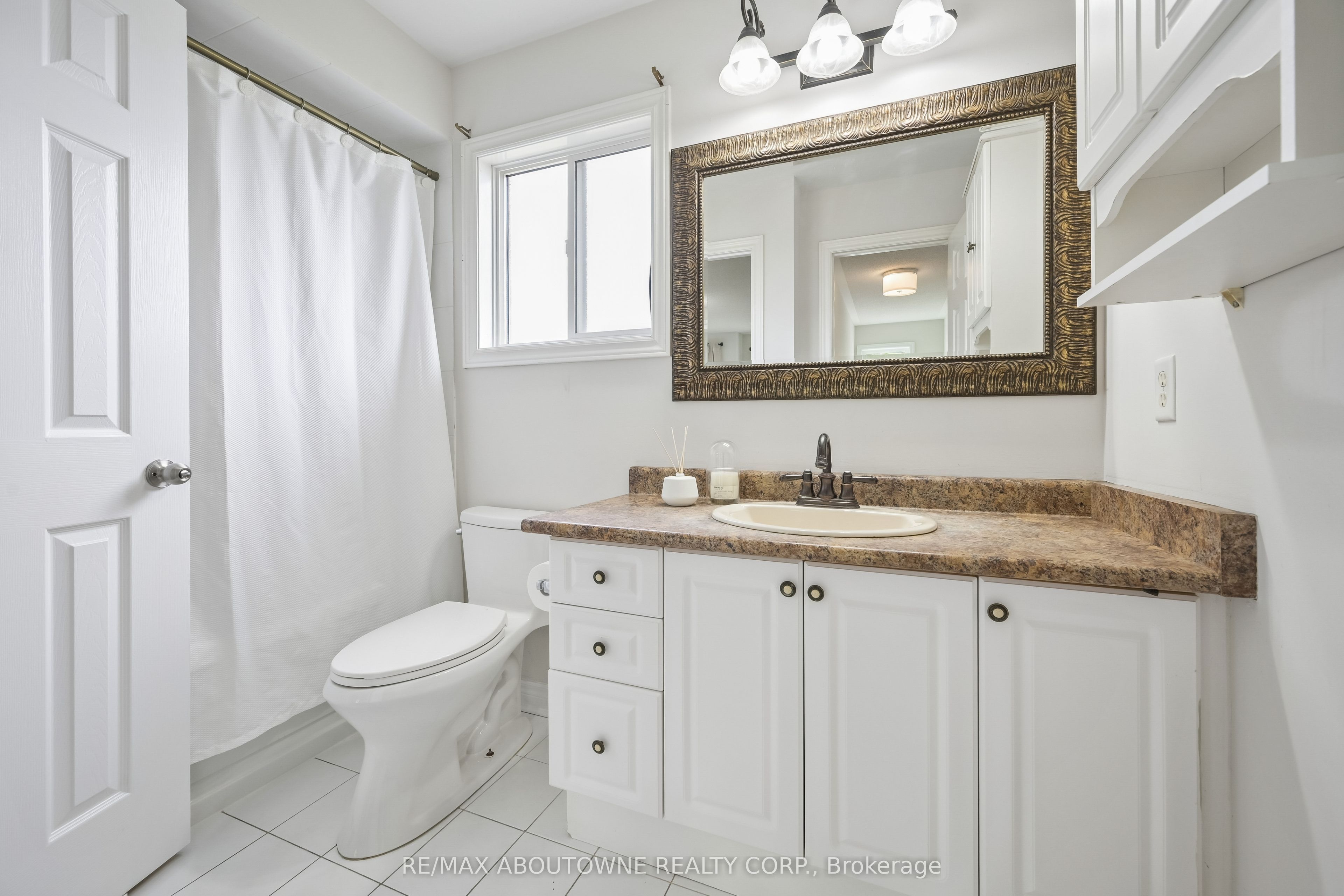 1493 Derby County Crescent, Oakville ‣ W13162050 1493 Derby County Crescent, Oakville ‣ W13162050