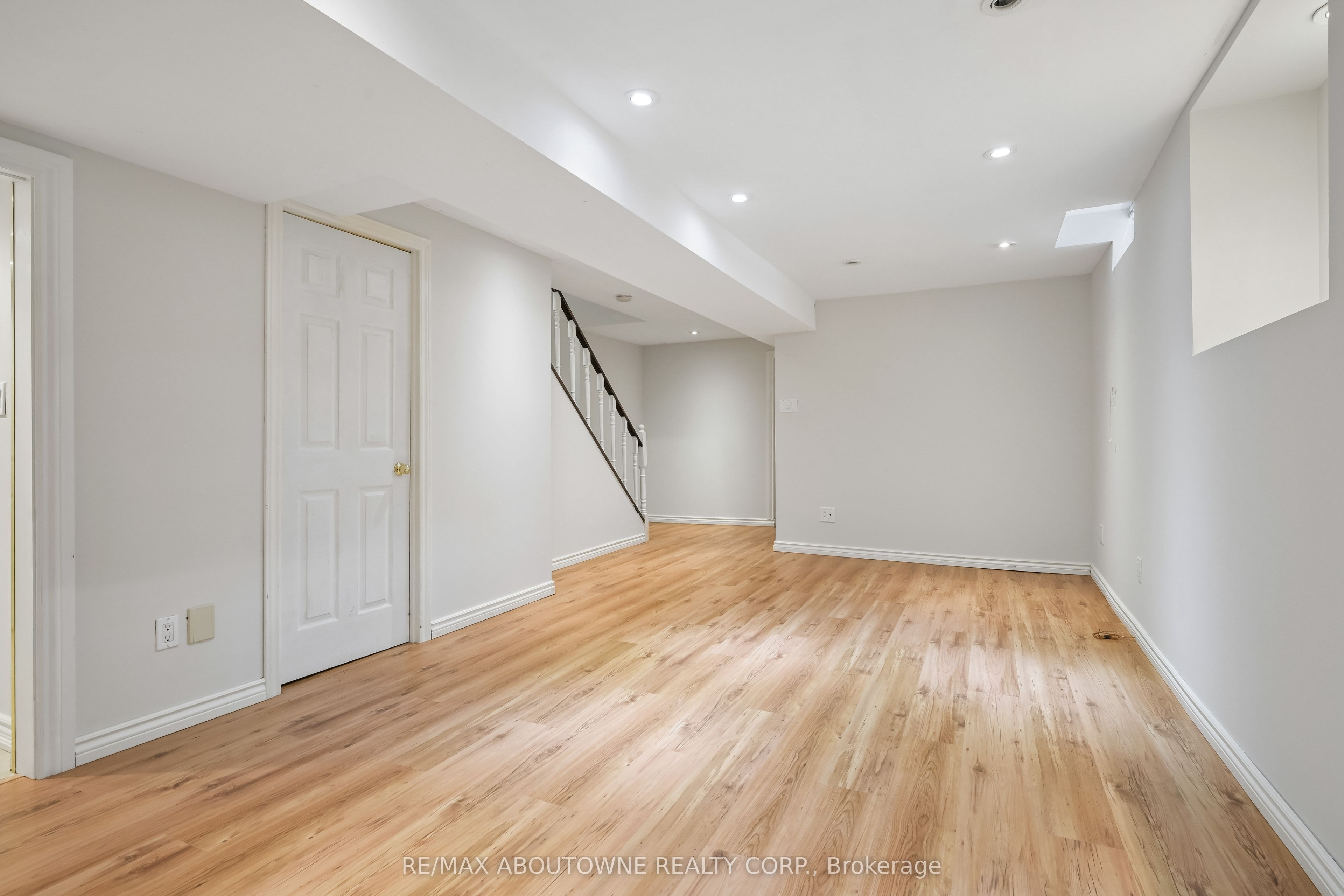 1493 Derby County Crescent, Oakville ‣ W13162050 1493 Derby County Crescent, Oakville ‣ W13162050
