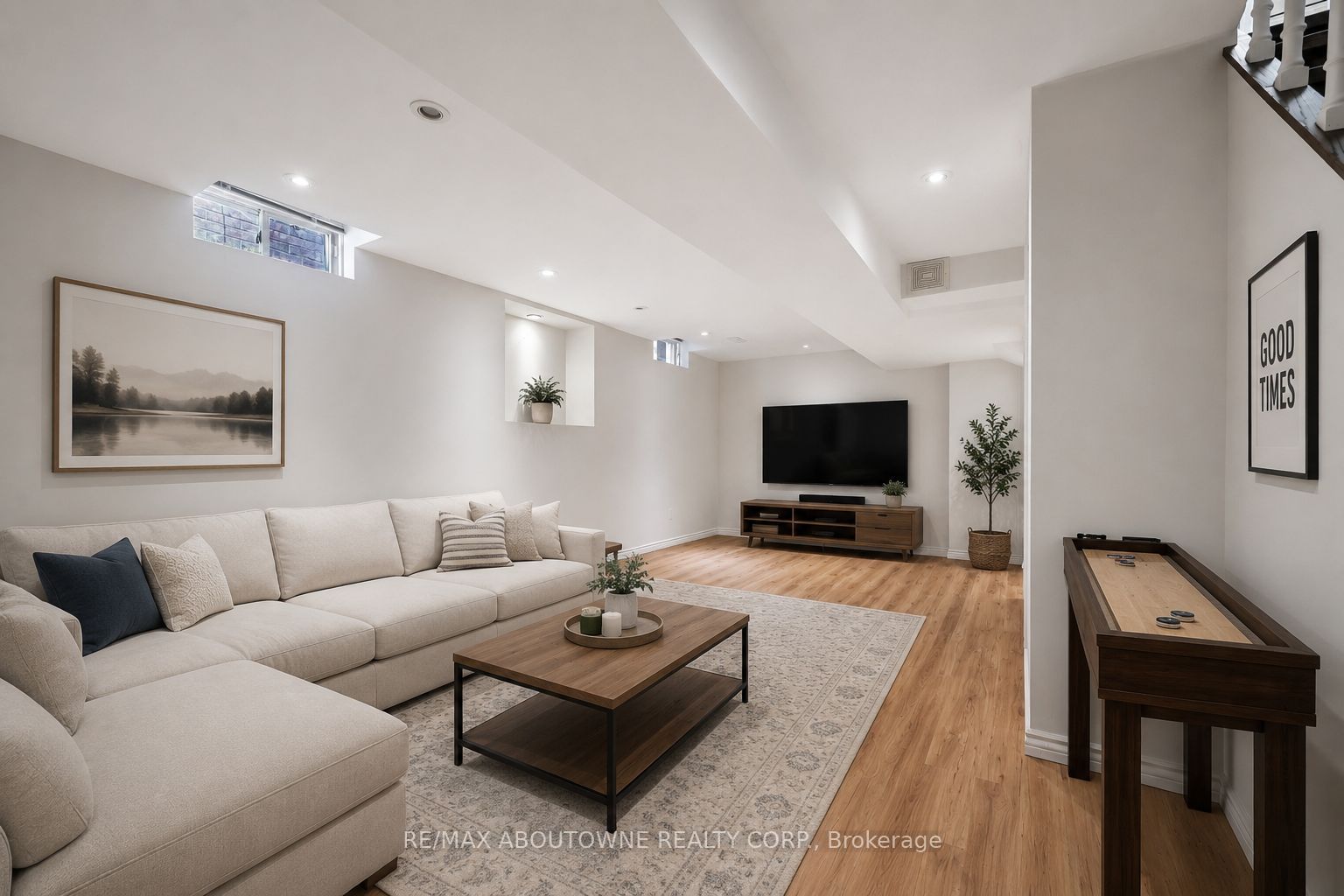 1493 Derby County Crescent, Oakville ‣ W13162050 1493 Derby County Crescent, Oakville ‣ W13162050