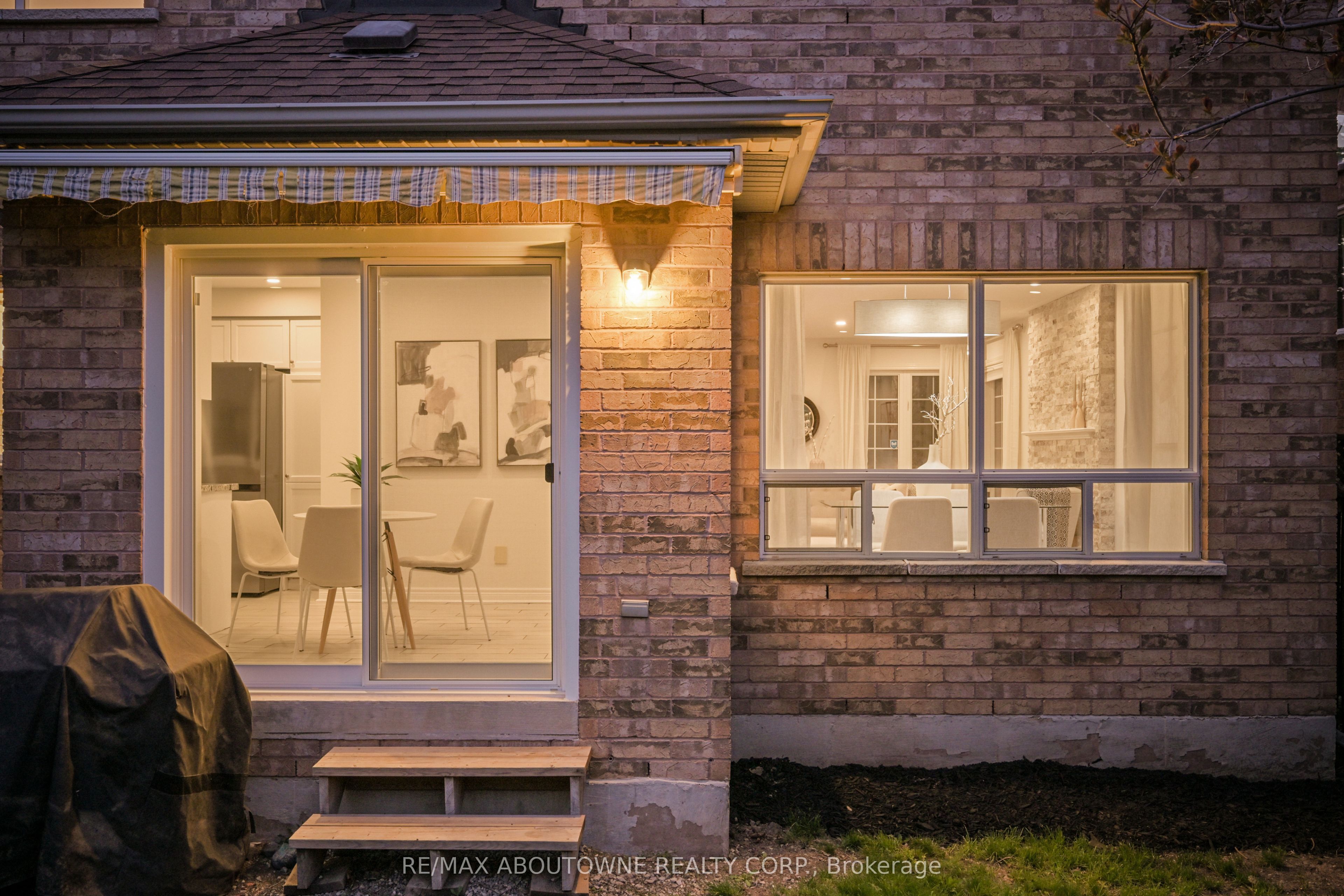 1493 Derby County Crescent, Oakville ‣ W13162050 1493 Derby County Crescent, Oakville ‣ W13162050