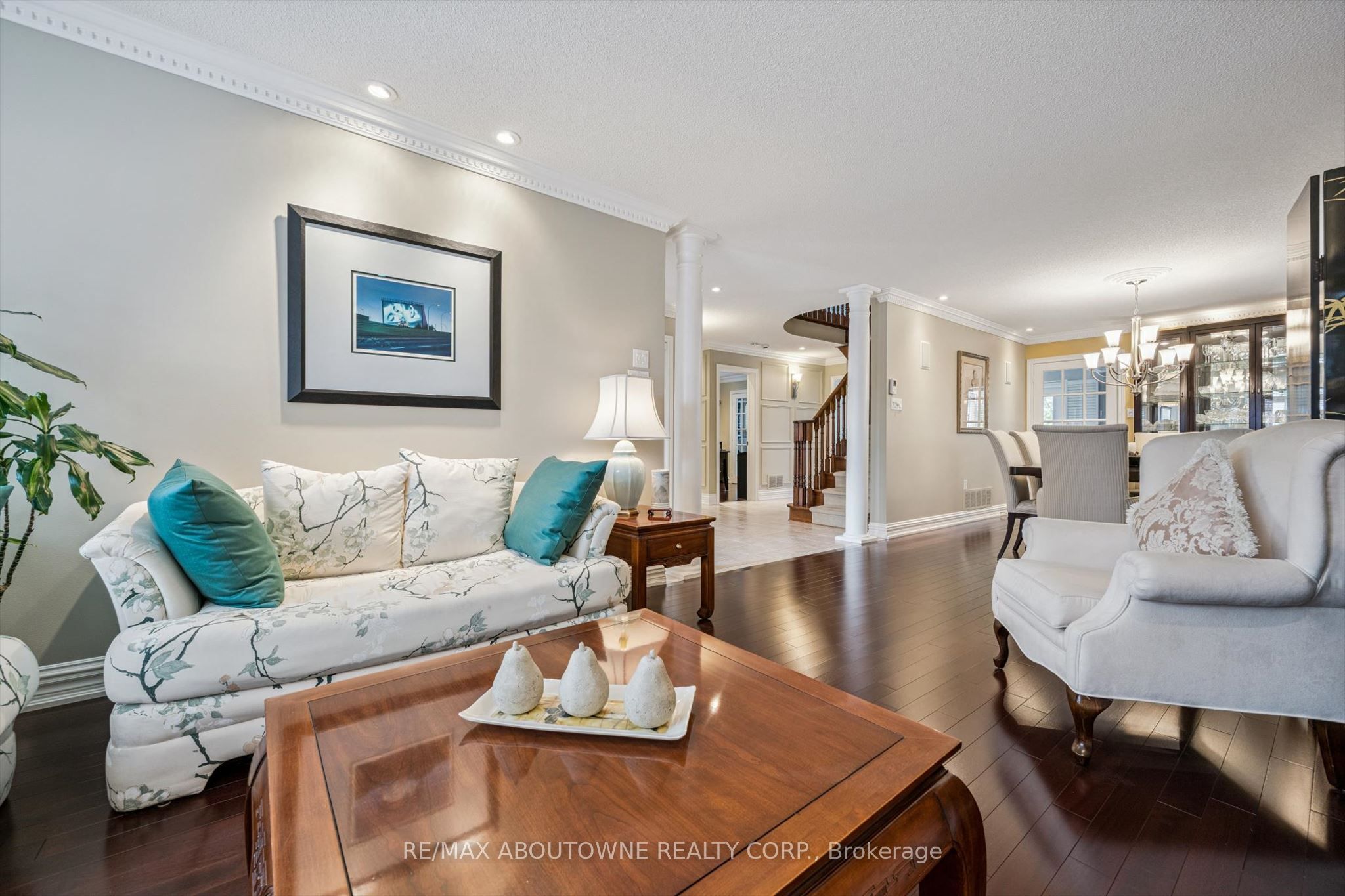 154 Howell Road, Oakville ‣ W13175470 154 Howell Road, Oakville ‣ W13175470