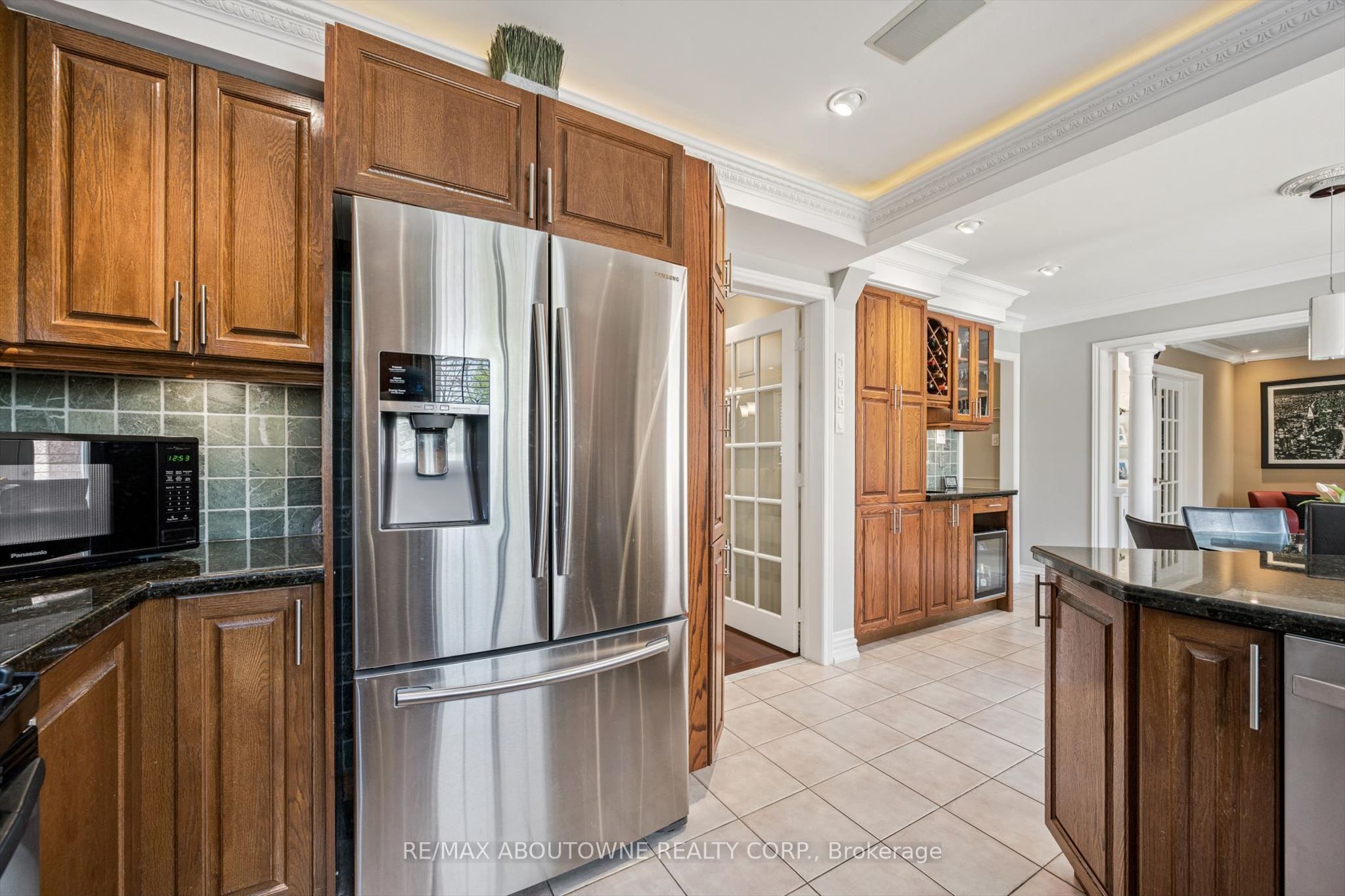 154 Howell Road, Oakville ‣ W13175470 154 Howell Road, Oakville ‣ W13175470
