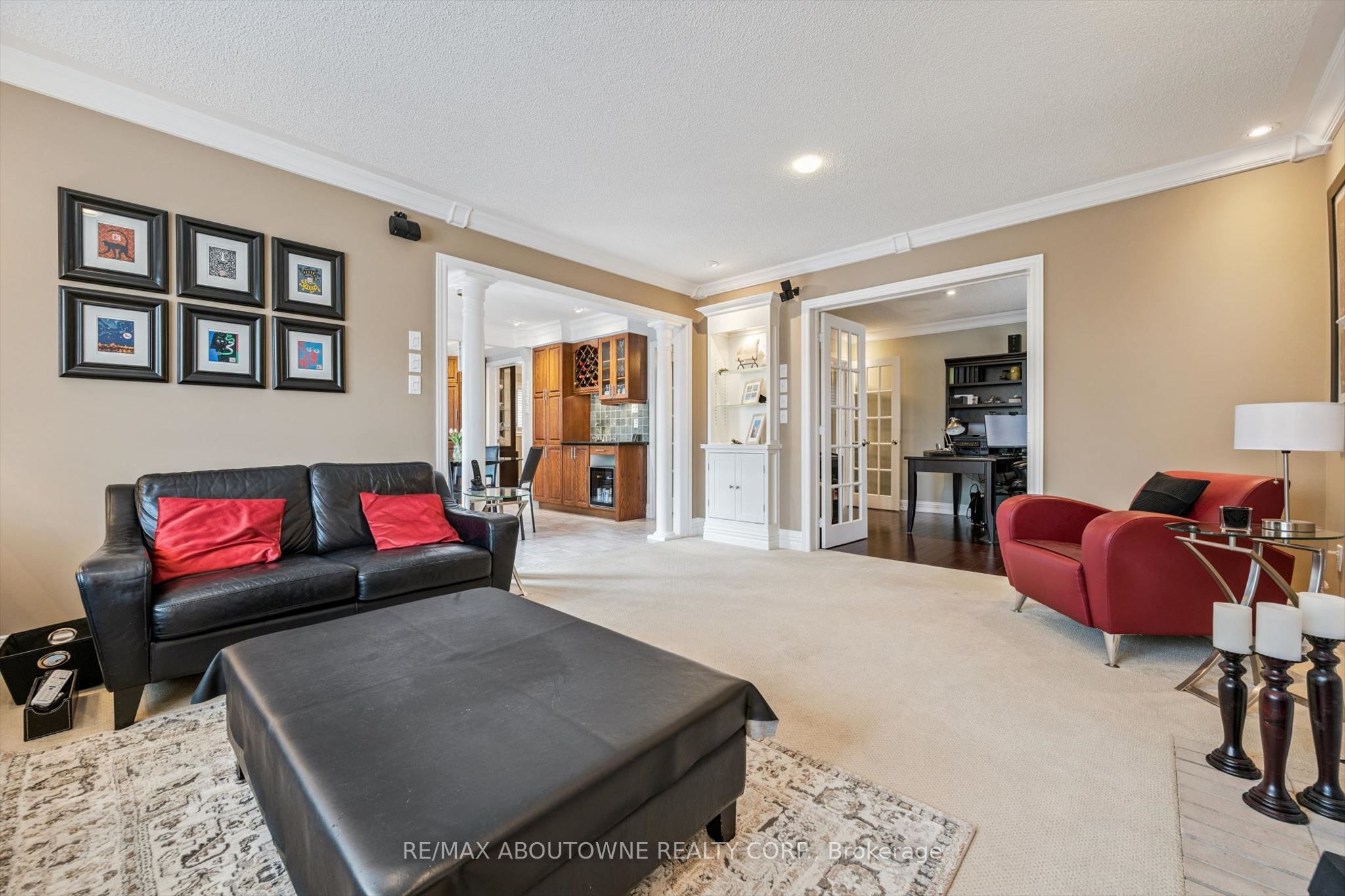 154 Howell Road, Oakville ‣ W13175470 154 Howell Road, Oakville ‣ W13175470