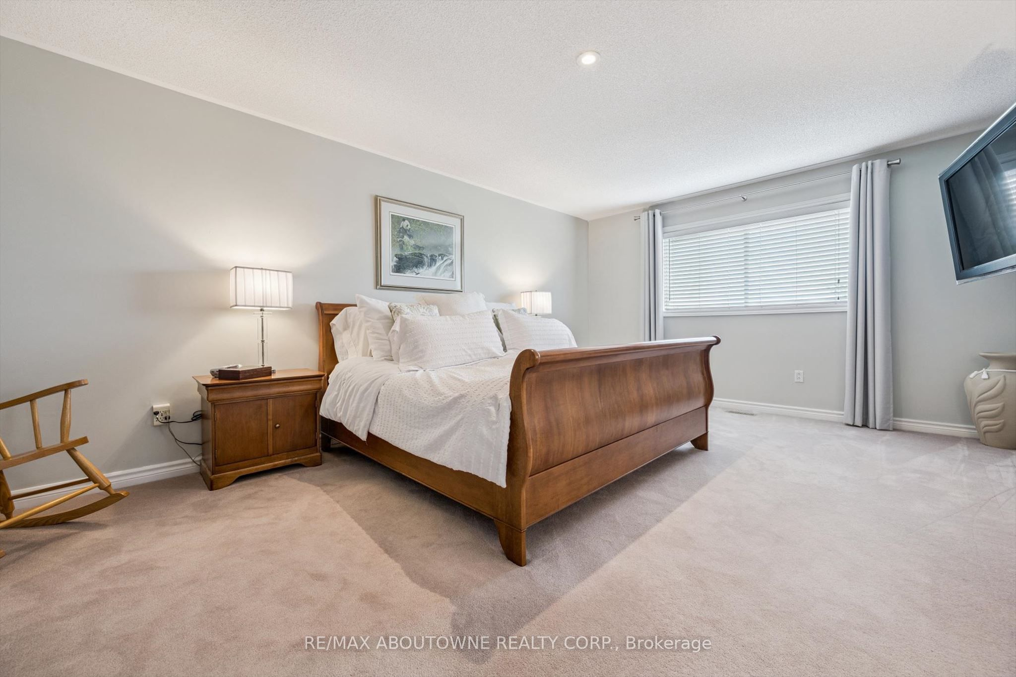 154 Howell Road, Oakville ‣ W13175470 154 Howell Road, Oakville ‣ W13175470