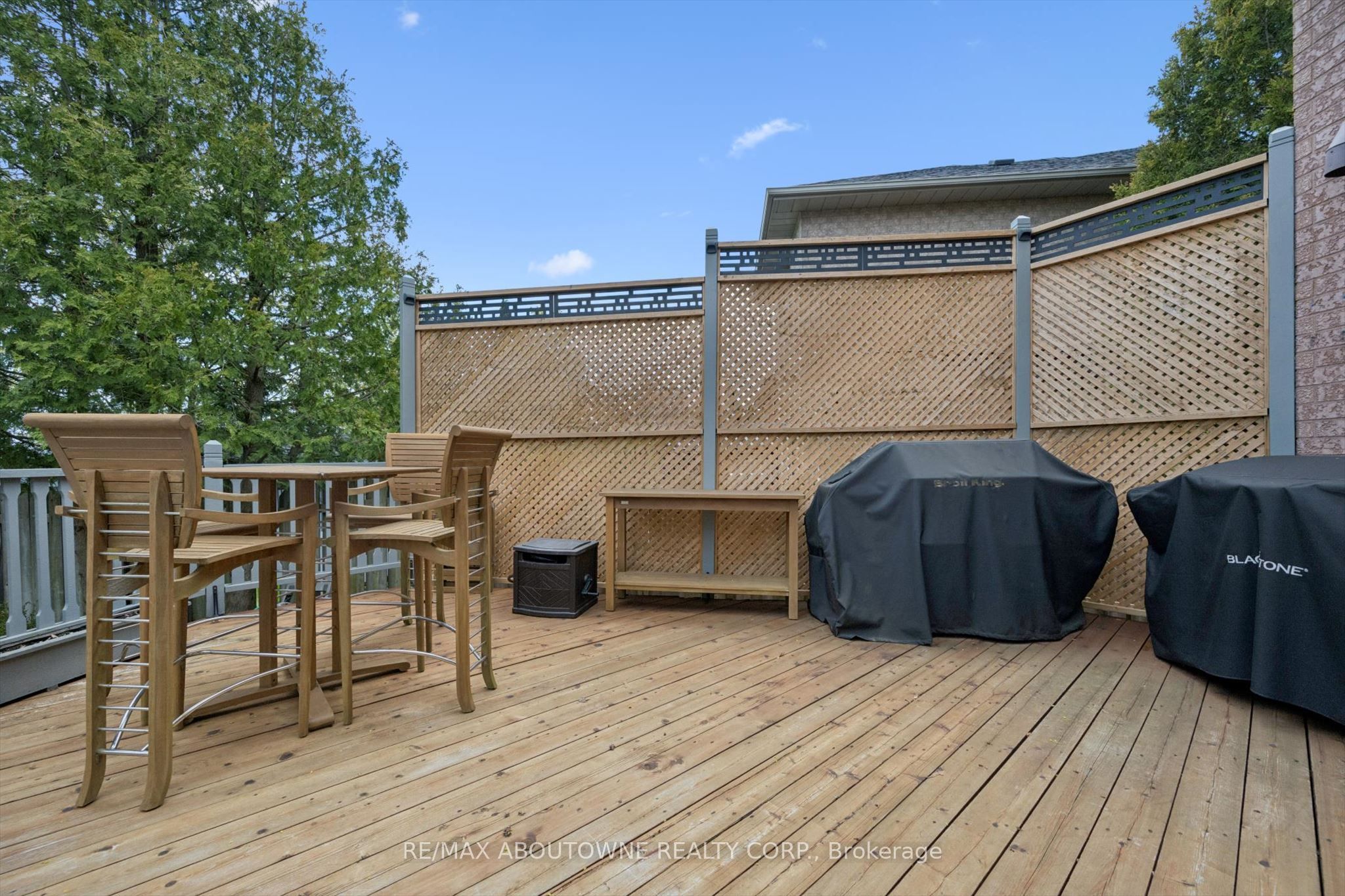 154 Howell Road, Oakville ‣ W13175470 154 Howell Road, Oakville ‣ W13175470