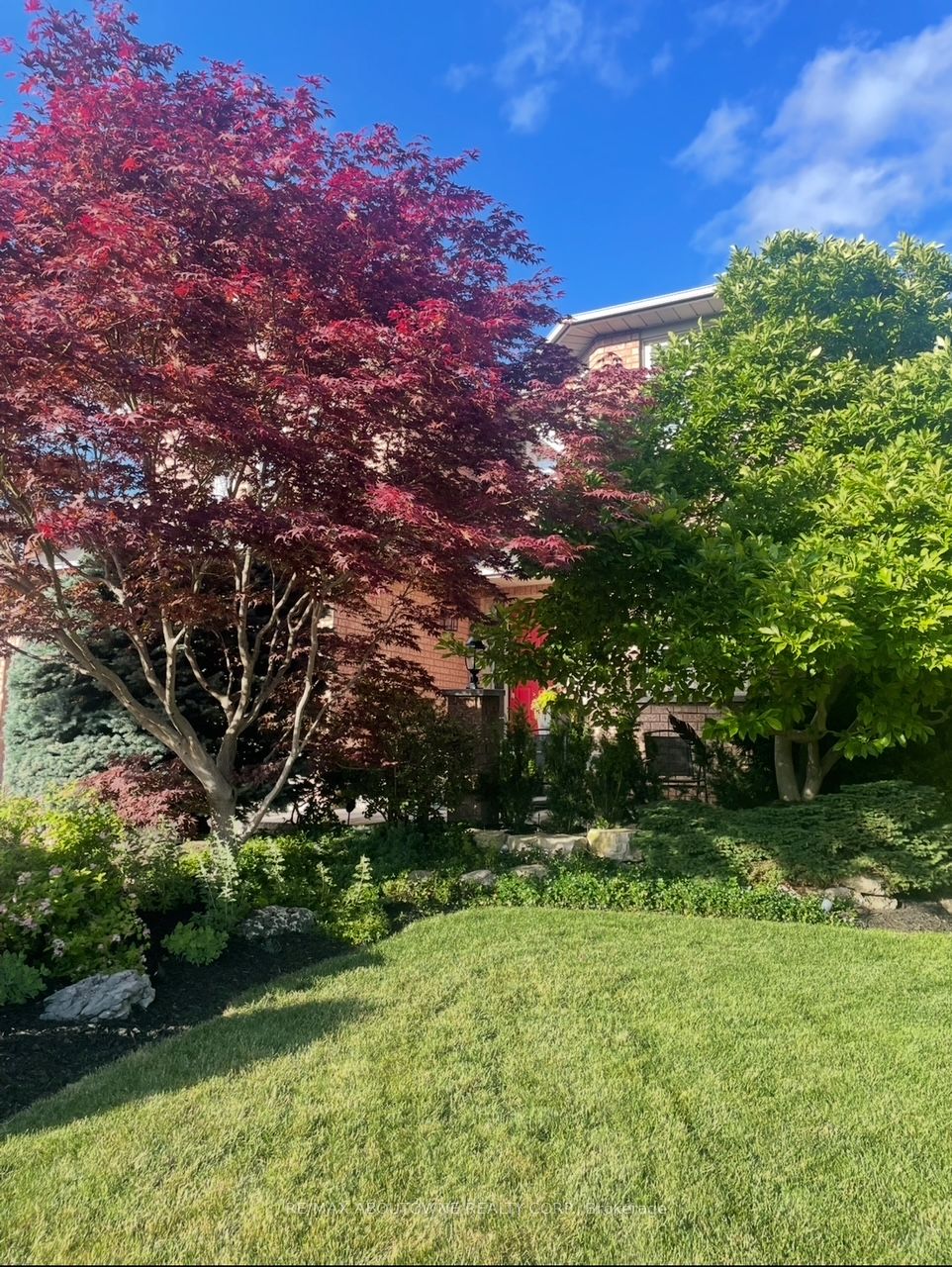 154 Howell Road, Oakville ‣ W13175470 154 Howell Road, Oakville ‣ W13175470