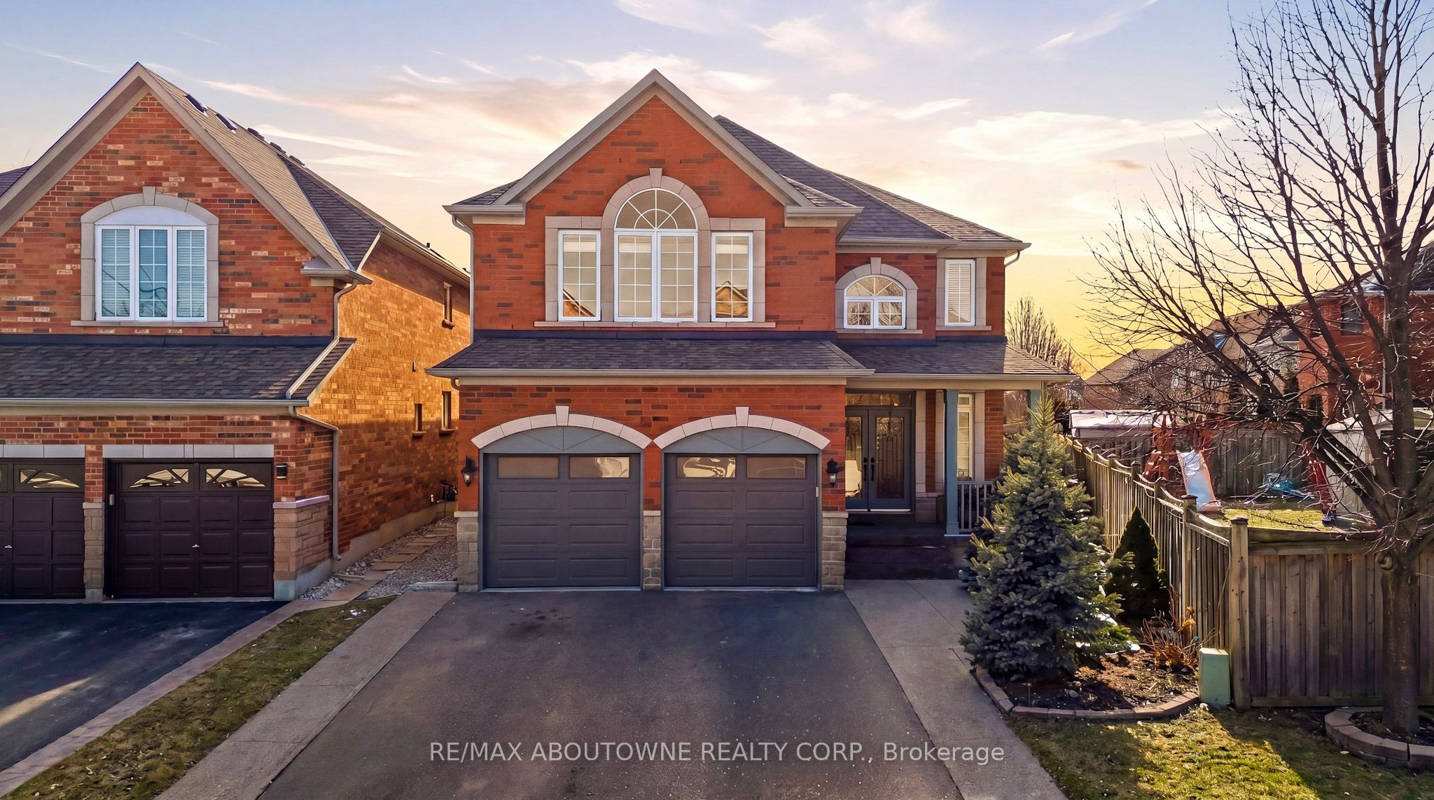 2070 Willhaven Trail, Oakville