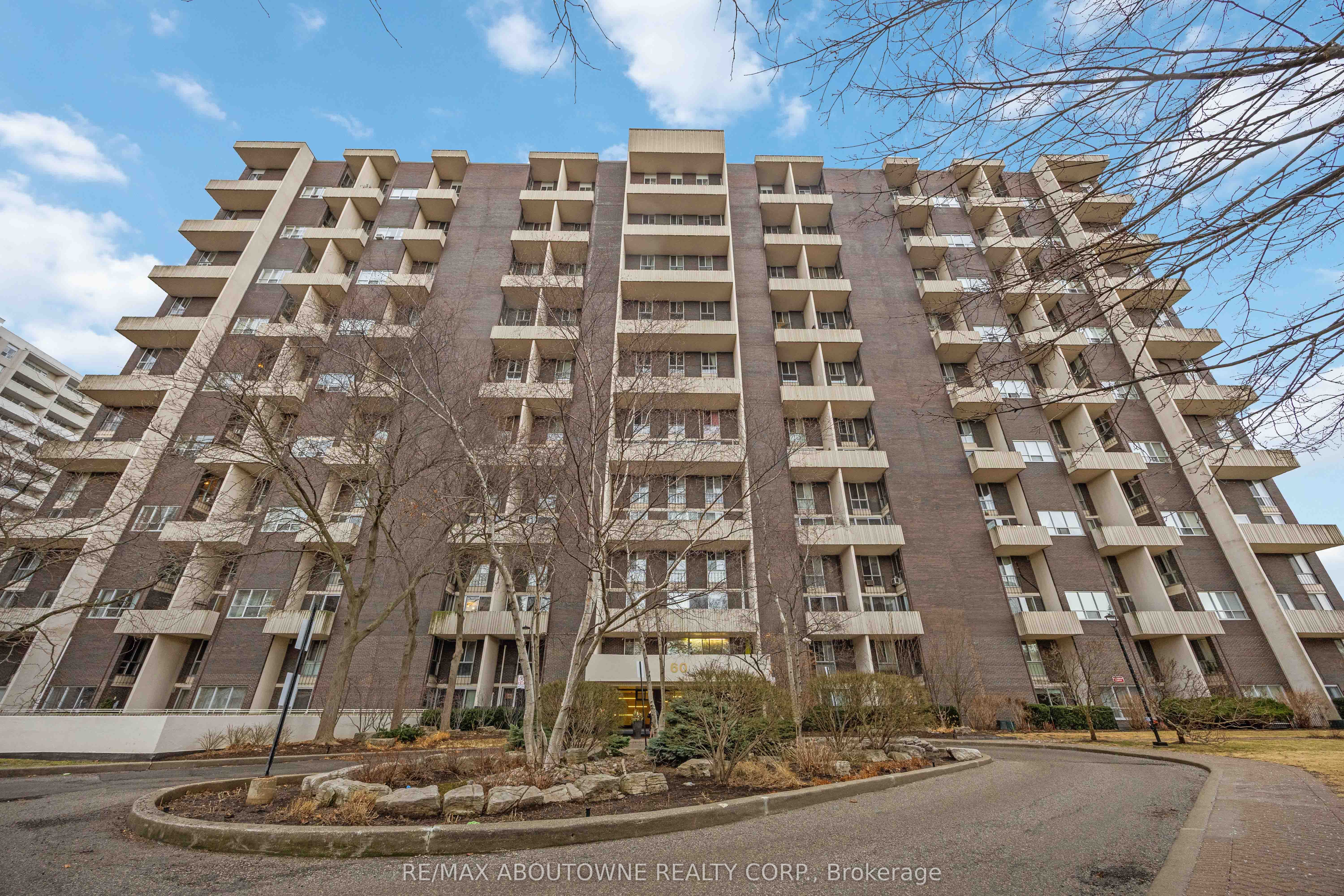 8 – 60 Southport Street, Toronto W01