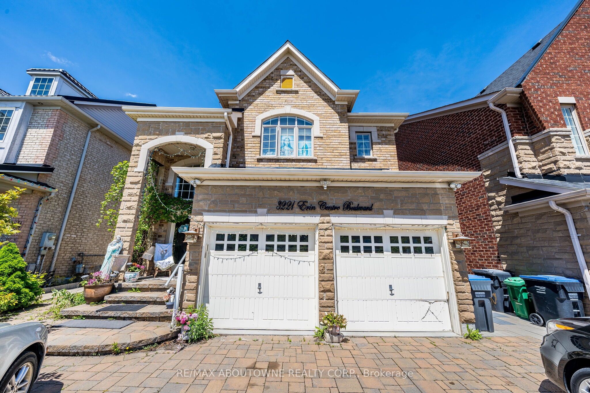 3221 Erin Centre Boulevard, Mississauga