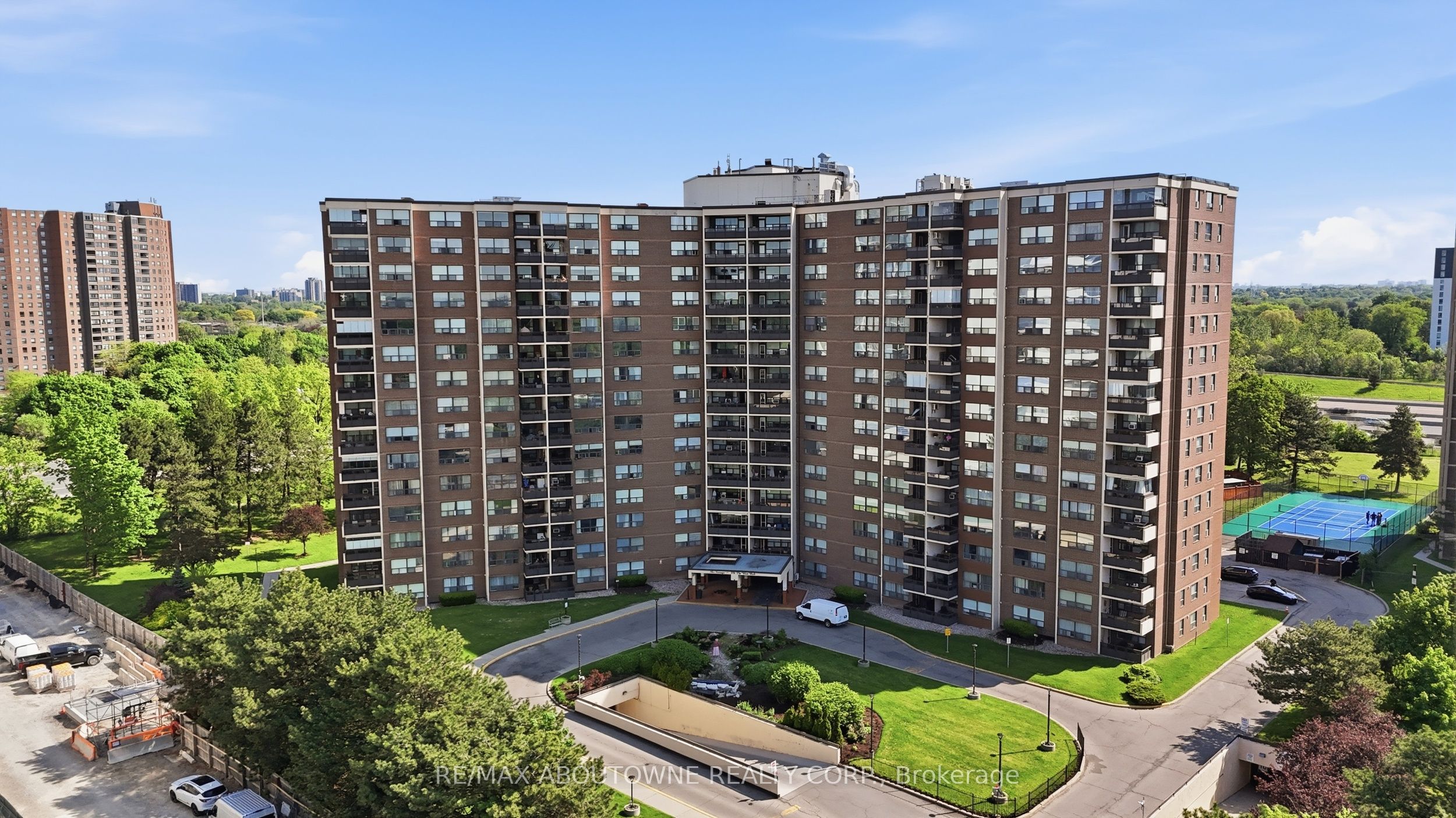 8 – 551 The West Mall, Toronto W08