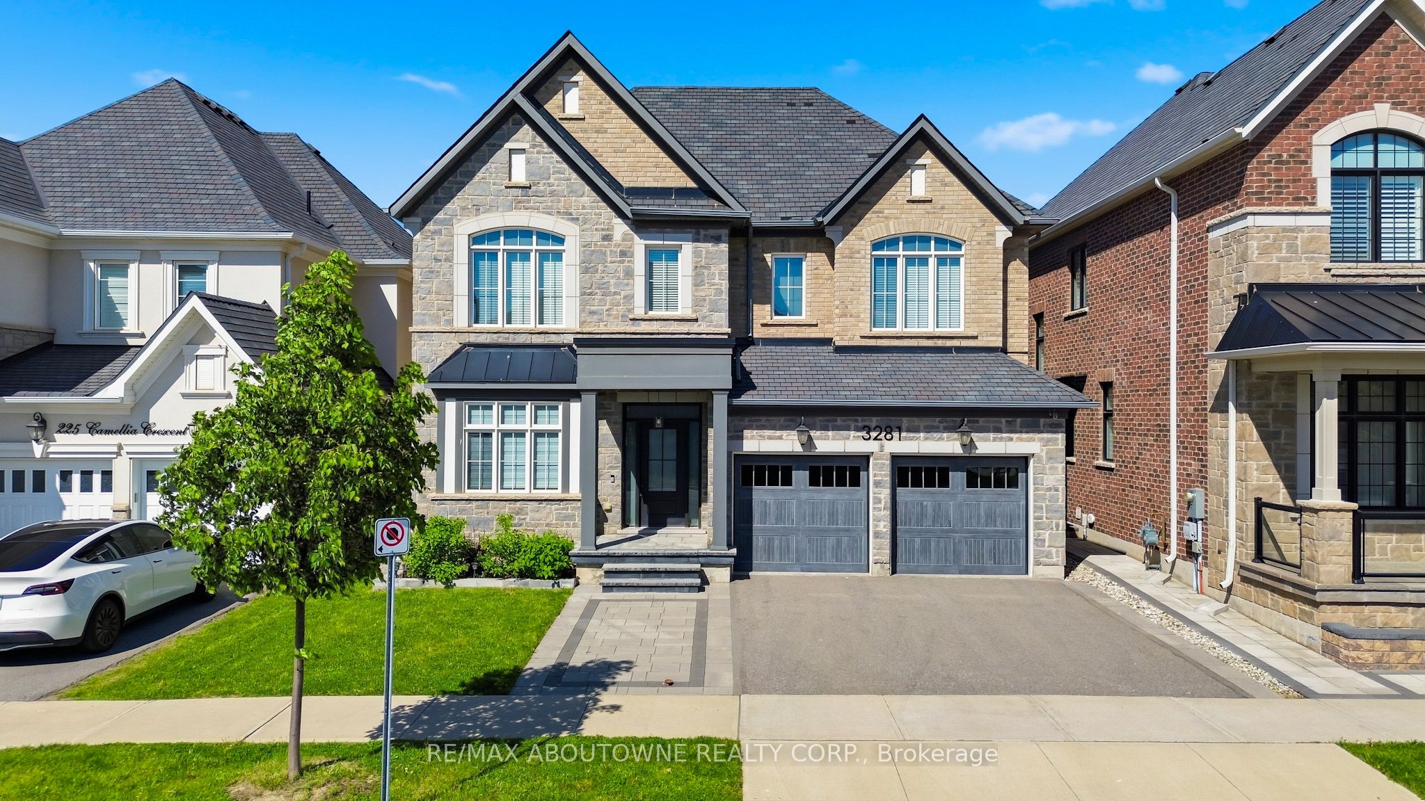 3281 Post Road, Oakville