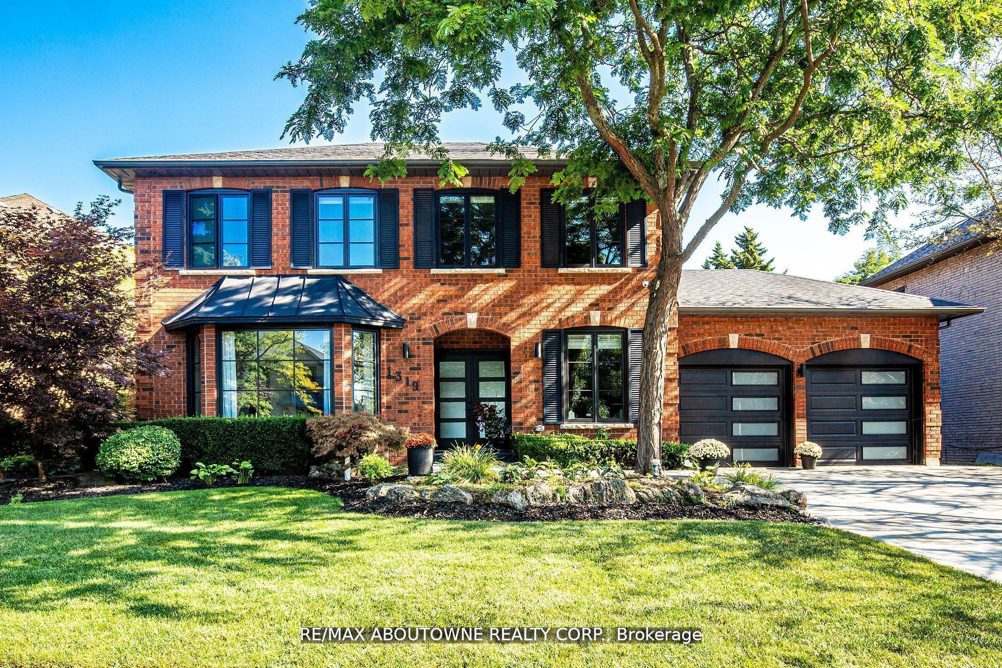 1319 Greeneagle Drive, Oakville