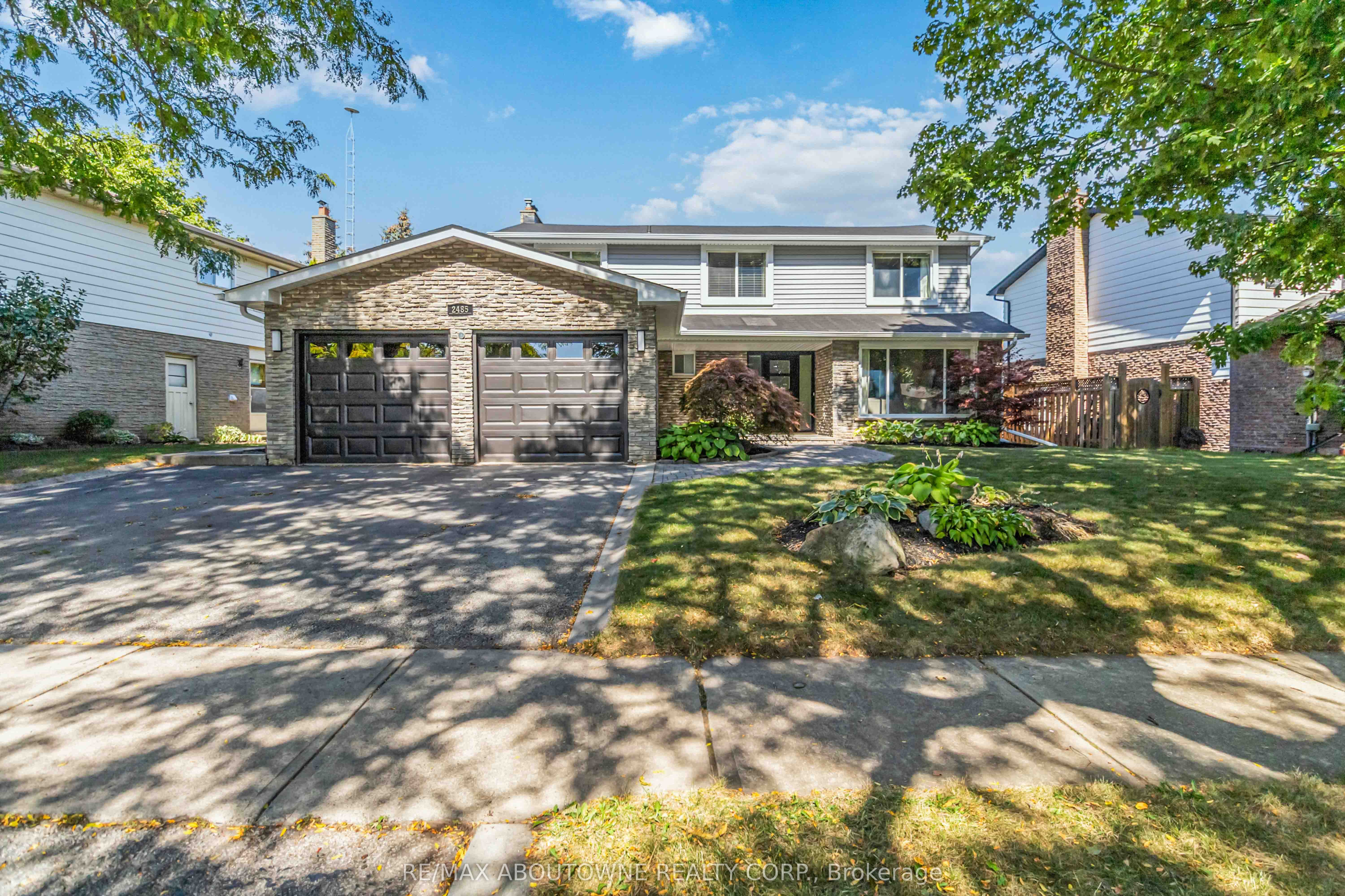 2485 Woburn Crescent, Oakville ‣ W13227178 2485 Woburn Crescent, Oakville ‣ W13227178