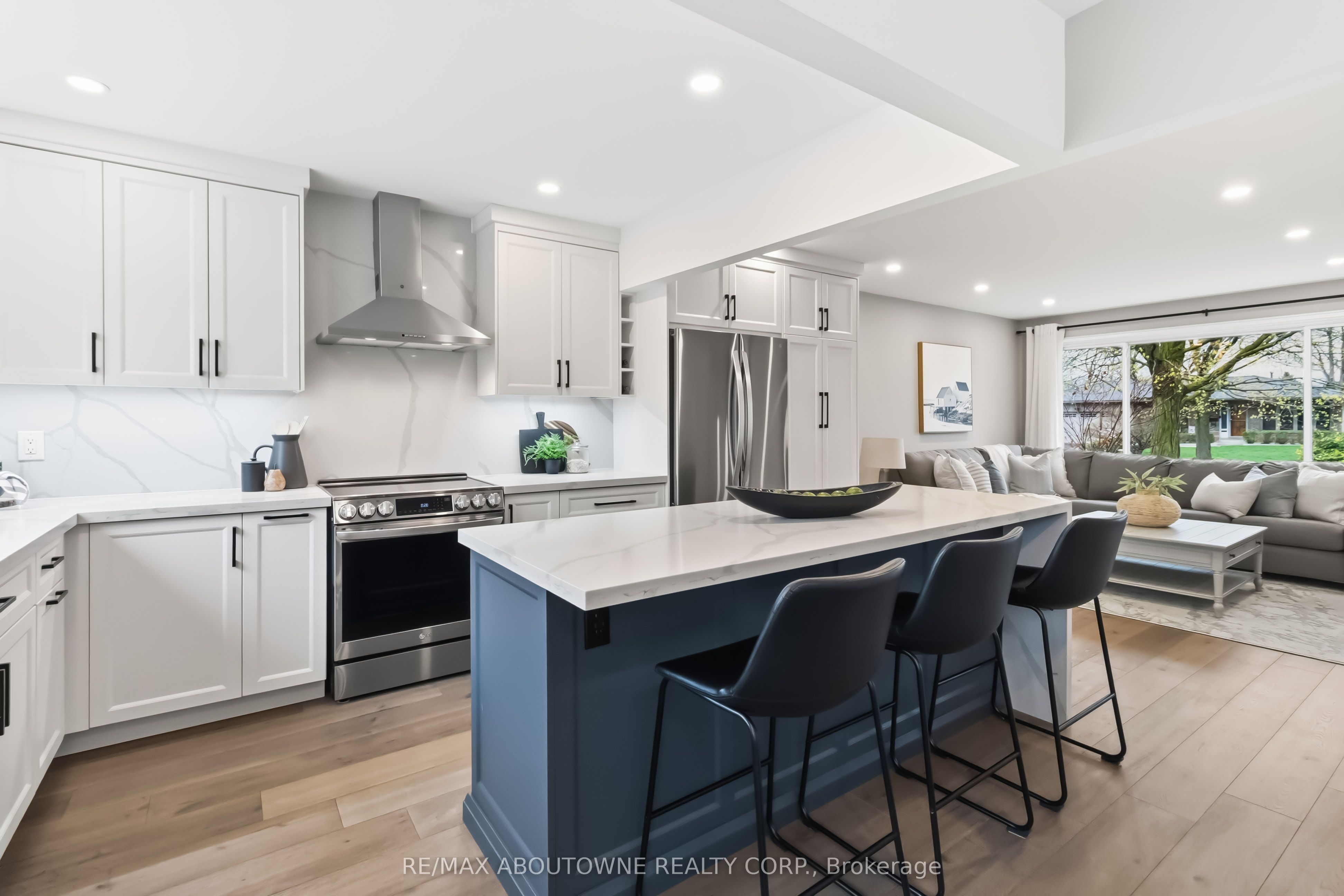 2485 Woburn Crescent, Oakville ‣ W13227178 2485 Woburn Crescent, Oakville ‣ W13227178