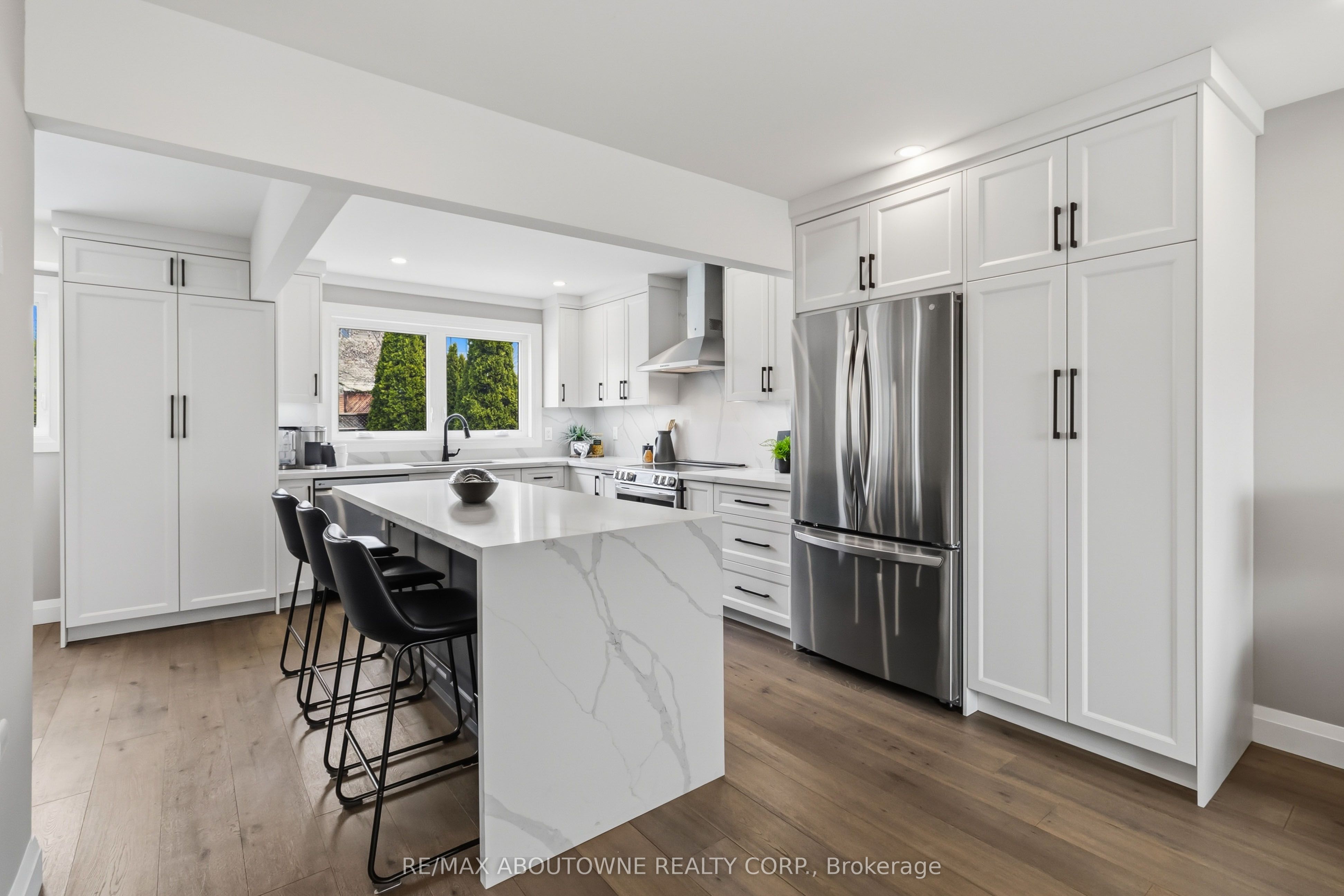 2485 Woburn Crescent, Oakville ‣ W13227178 2485 Woburn Crescent, Oakville ‣ W13227178