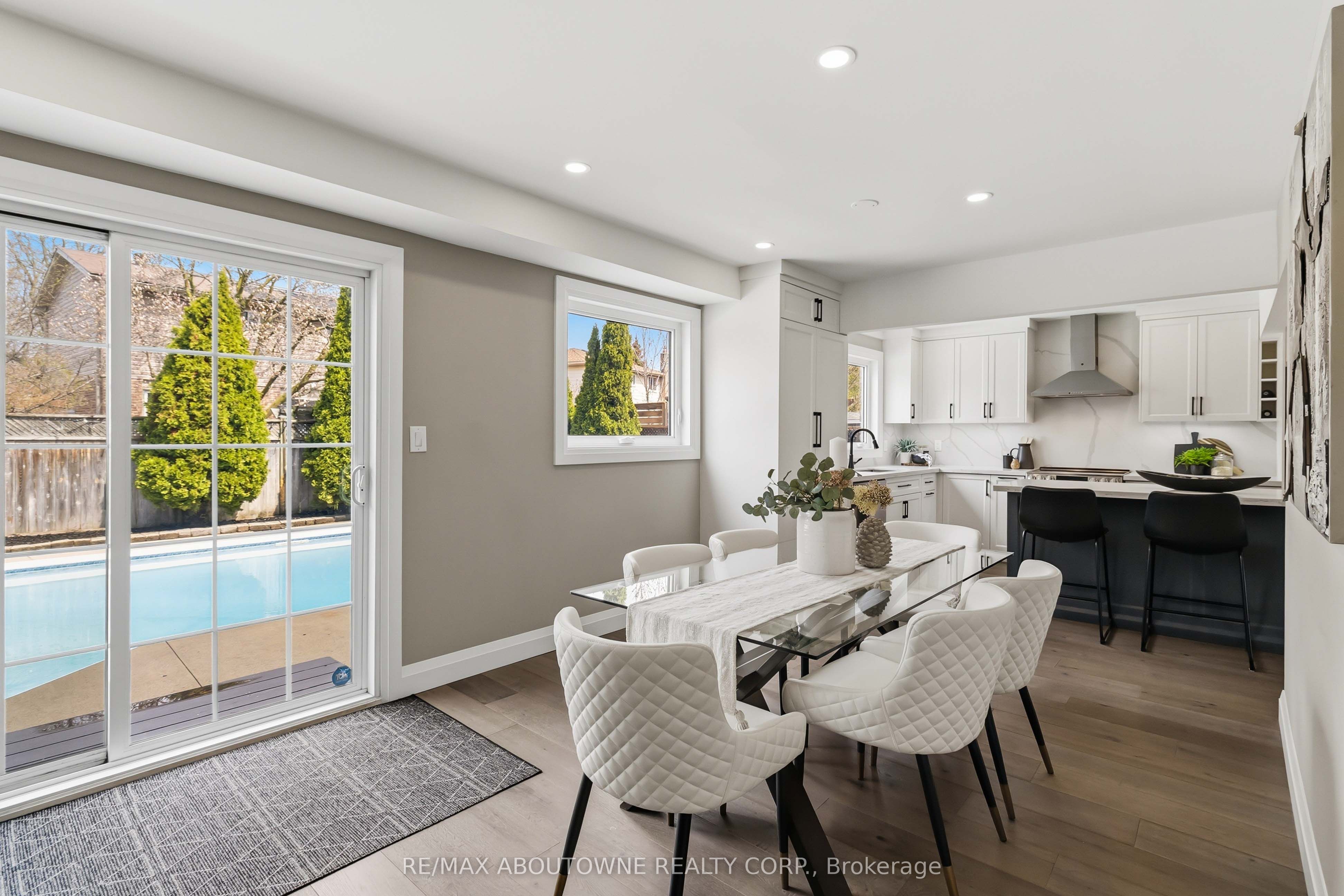 2485 Woburn Crescent, Oakville ‣ W13227178 2485 Woburn Crescent, Oakville ‣ W13227178