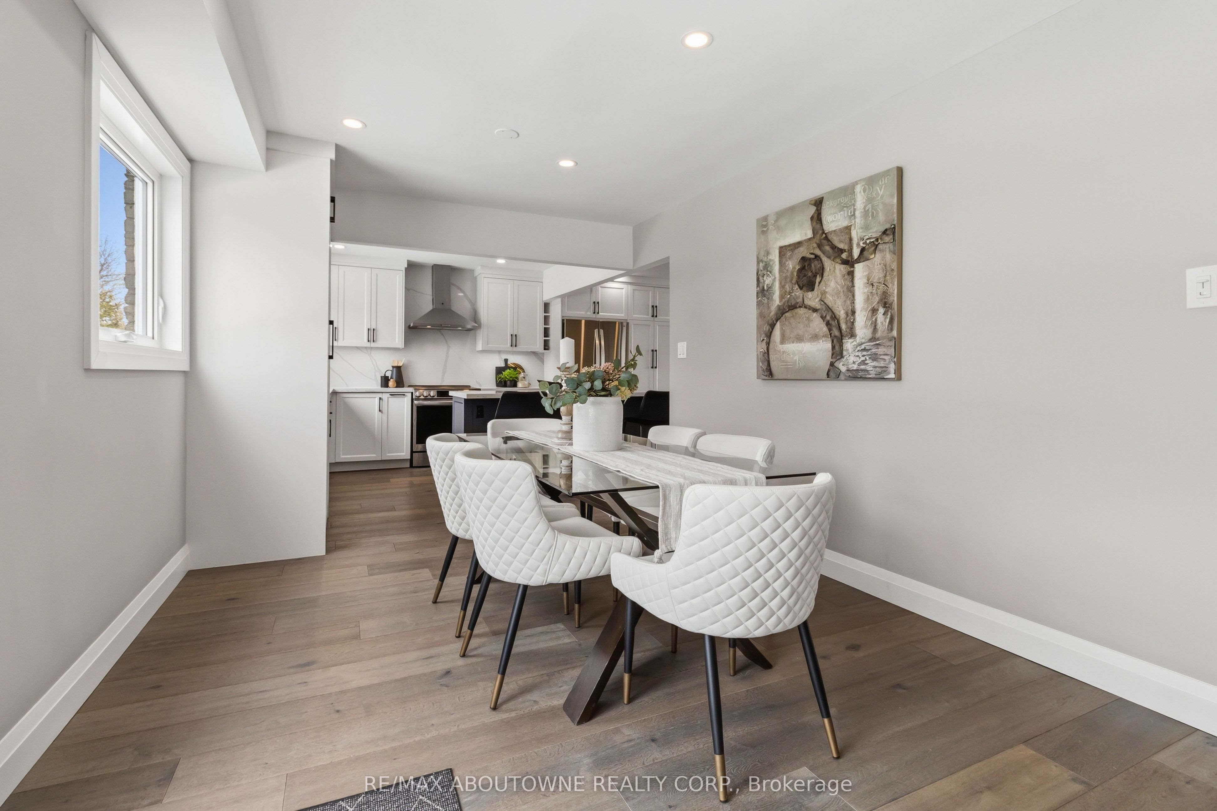 2485 Woburn Crescent, Oakville ‣ W13227178 2485 Woburn Crescent, Oakville ‣ W13227178