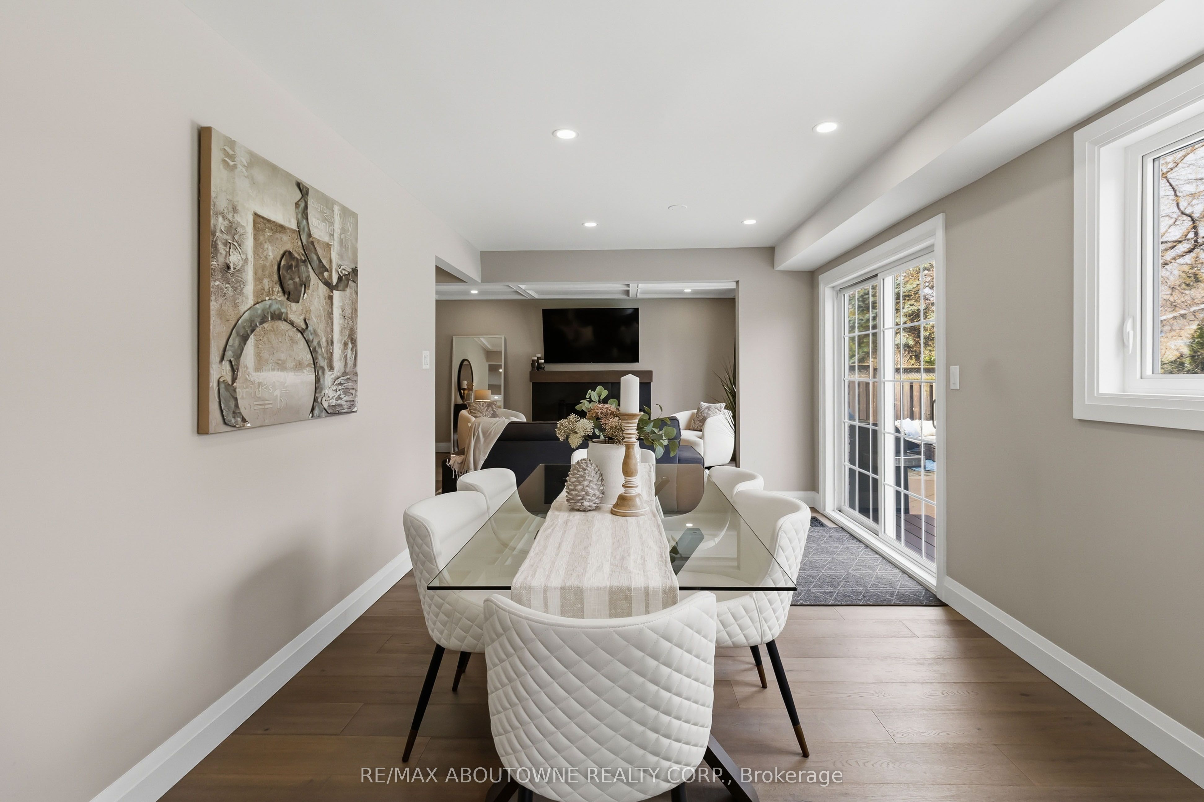2485 Woburn Crescent, Oakville ‣ W13227178 2485 Woburn Crescent, Oakville ‣ W13227178