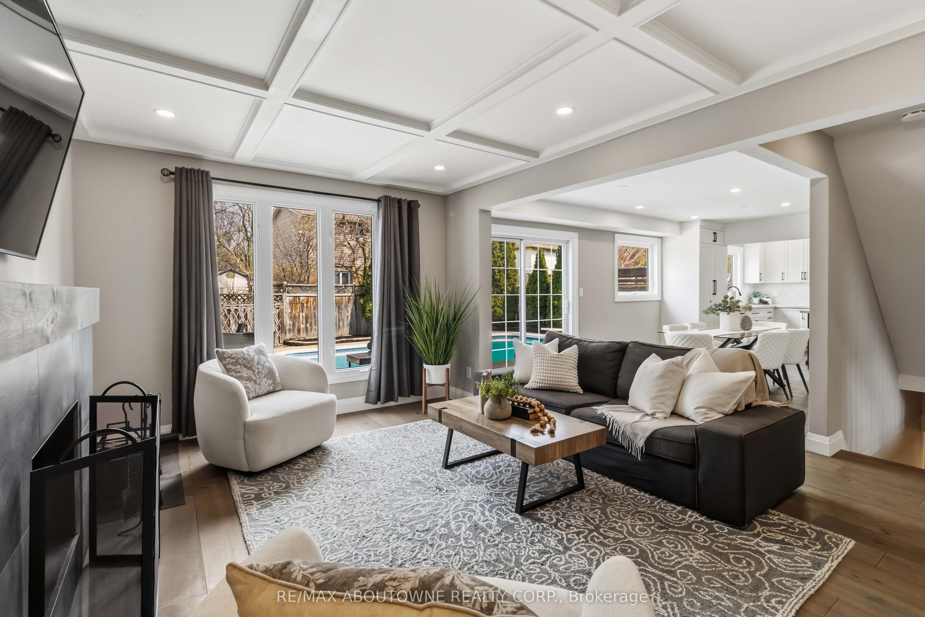 2485 Woburn Crescent, Oakville ‣ W13227178 2485 Woburn Crescent, Oakville ‣ W13227178