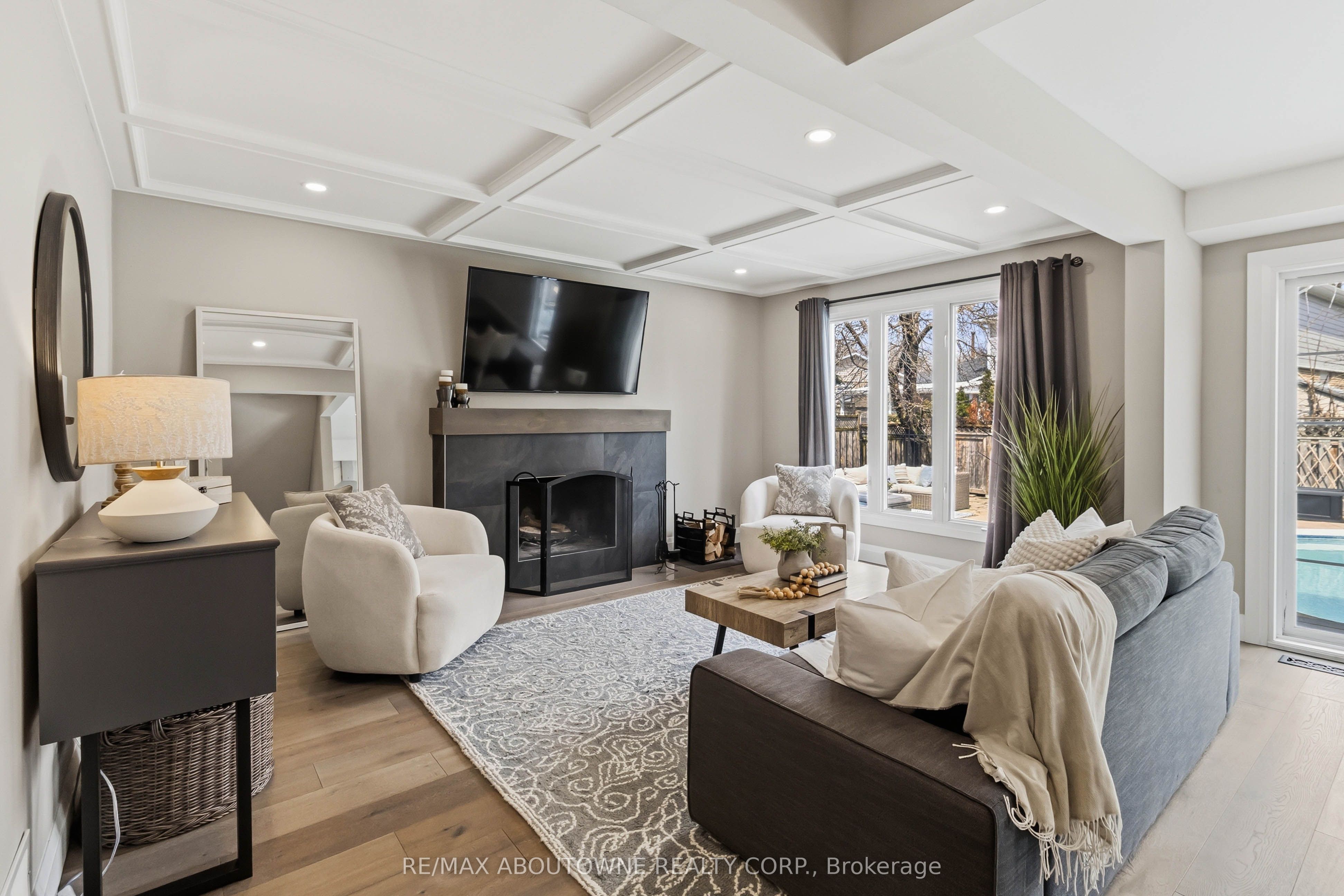 2485 Woburn Crescent, Oakville ‣ W13227178 2485 Woburn Crescent, Oakville ‣ W13227178