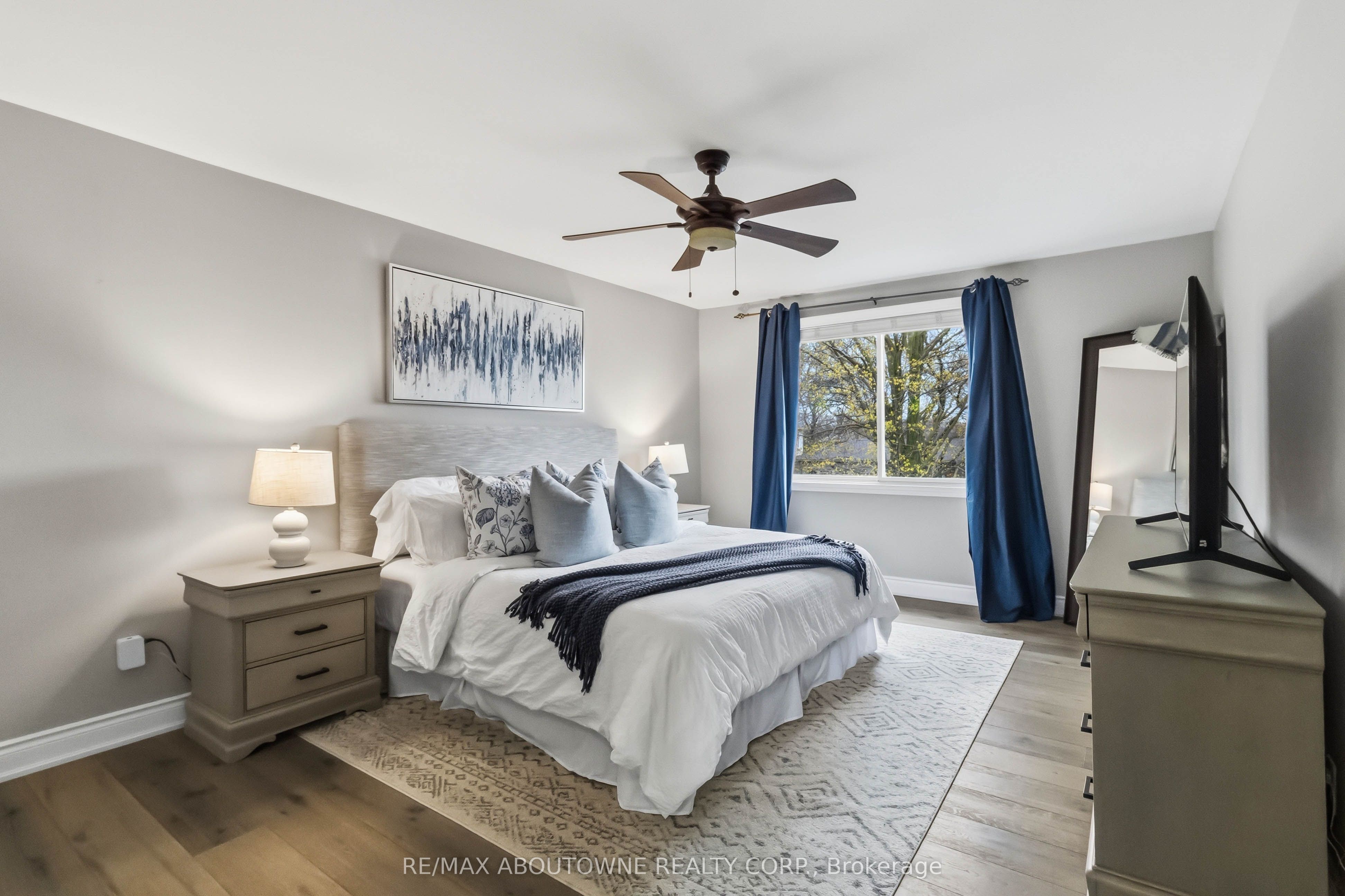 2485 Woburn Crescent, Oakville ‣ W13227178 2485 Woburn Crescent, Oakville ‣ W13227178