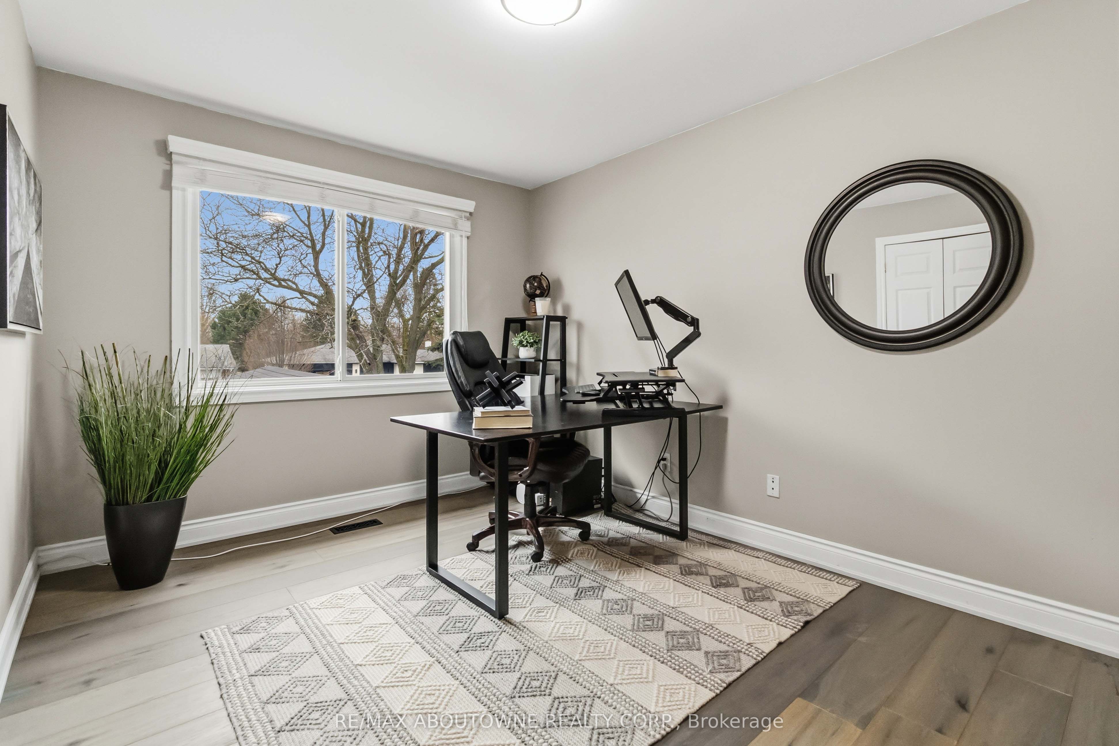 2485 Woburn Crescent, Oakville ‣ W13227178 2485 Woburn Crescent, Oakville ‣ W13227178