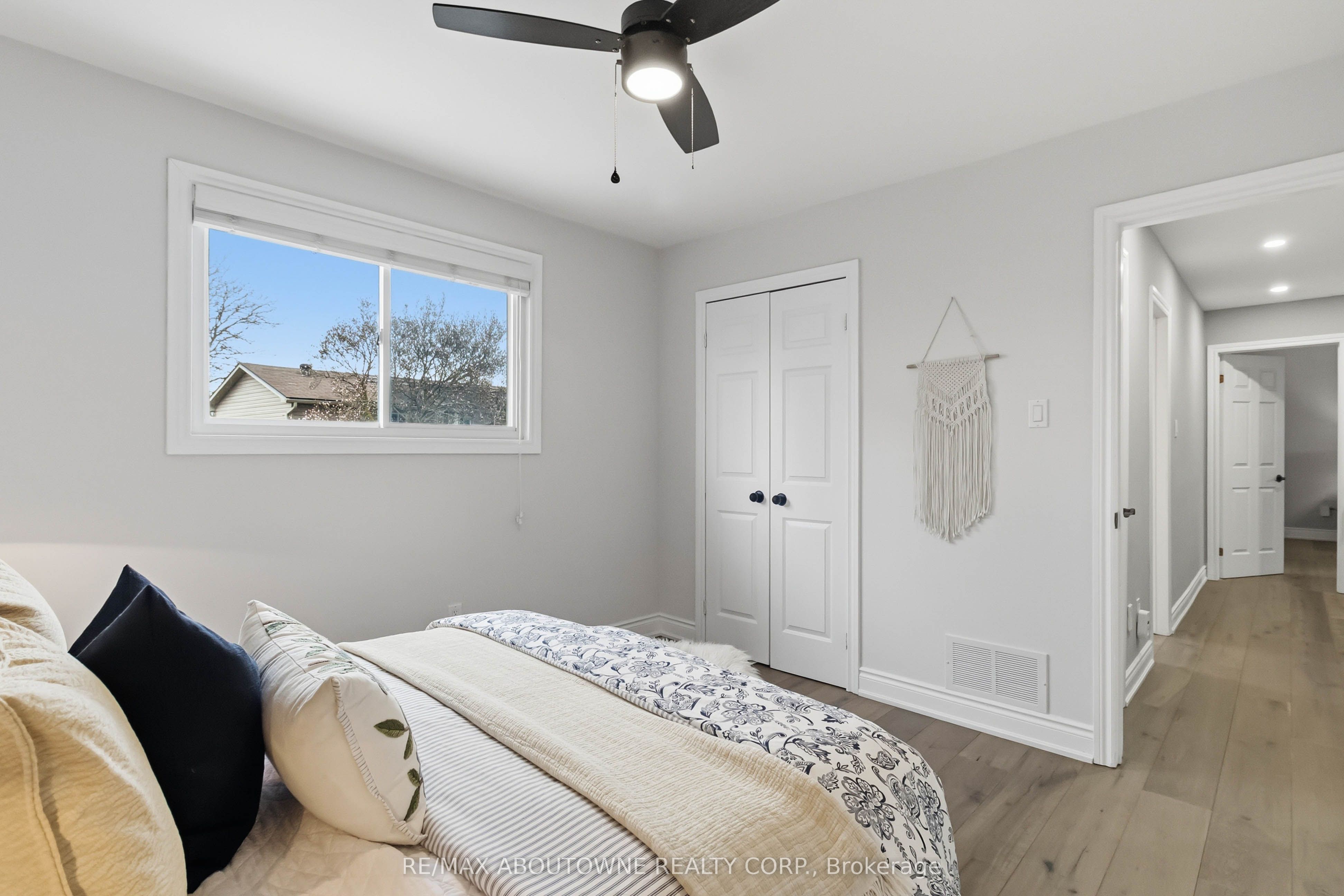 2485 Woburn Crescent, Oakville ‣ W13227178 2485 Woburn Crescent, Oakville ‣ W13227178