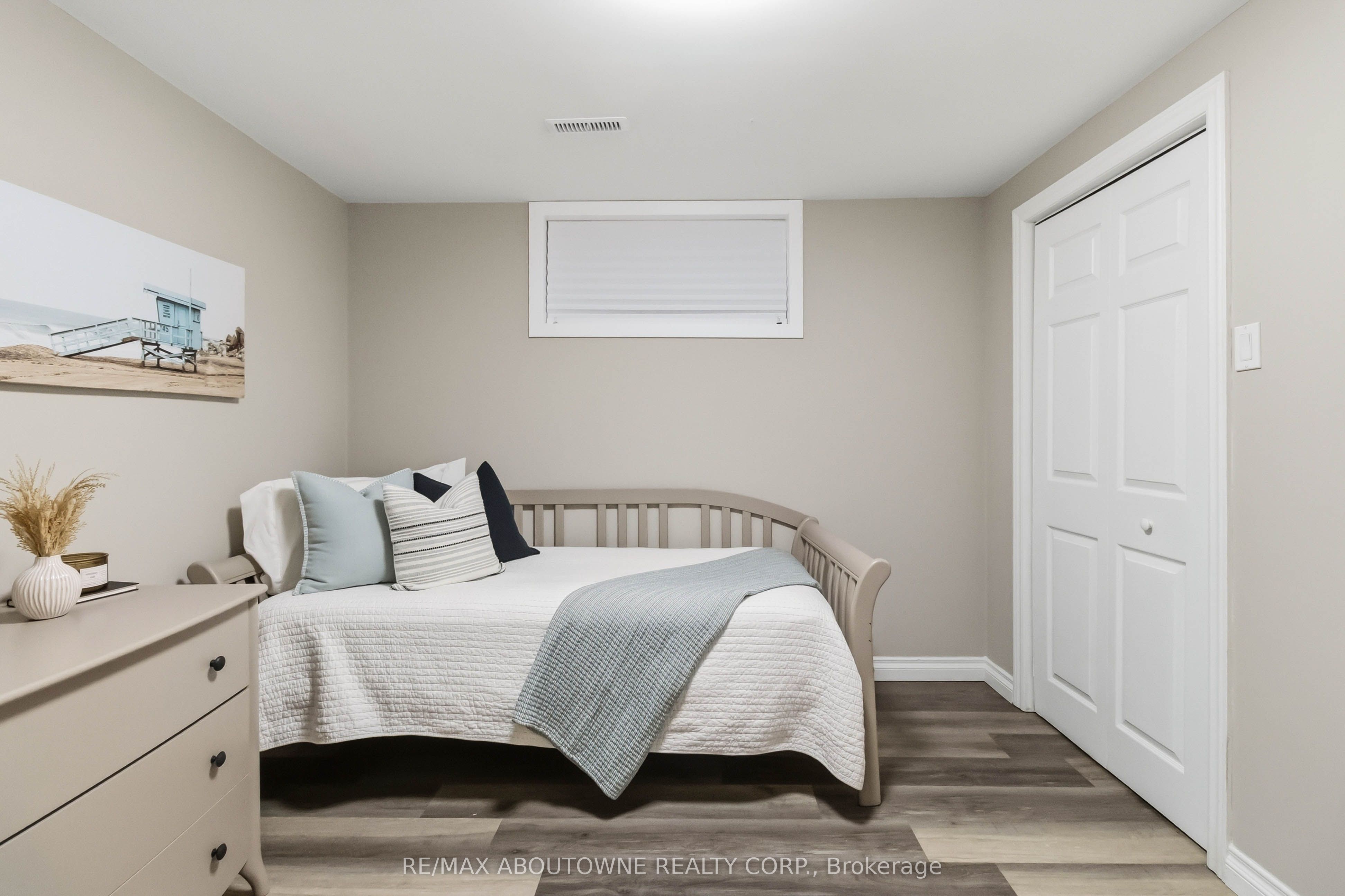 2485 Woburn Crescent, Oakville ‣ W13227178 2485 Woburn Crescent, Oakville ‣ W13227178