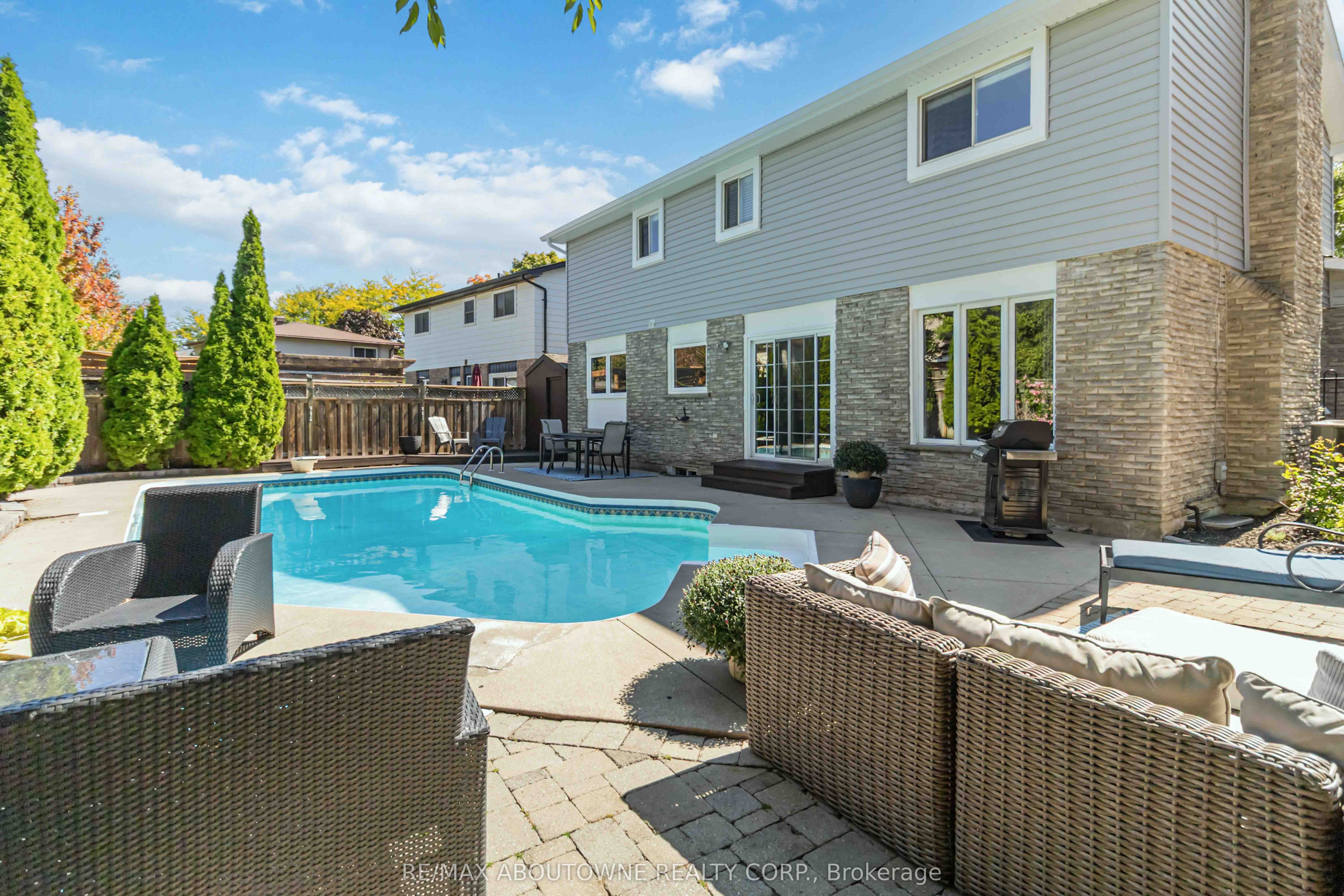 2485 Woburn Crescent, Oakville ‣ W13227178 2485 Woburn Crescent, Oakville ‣ W13227178