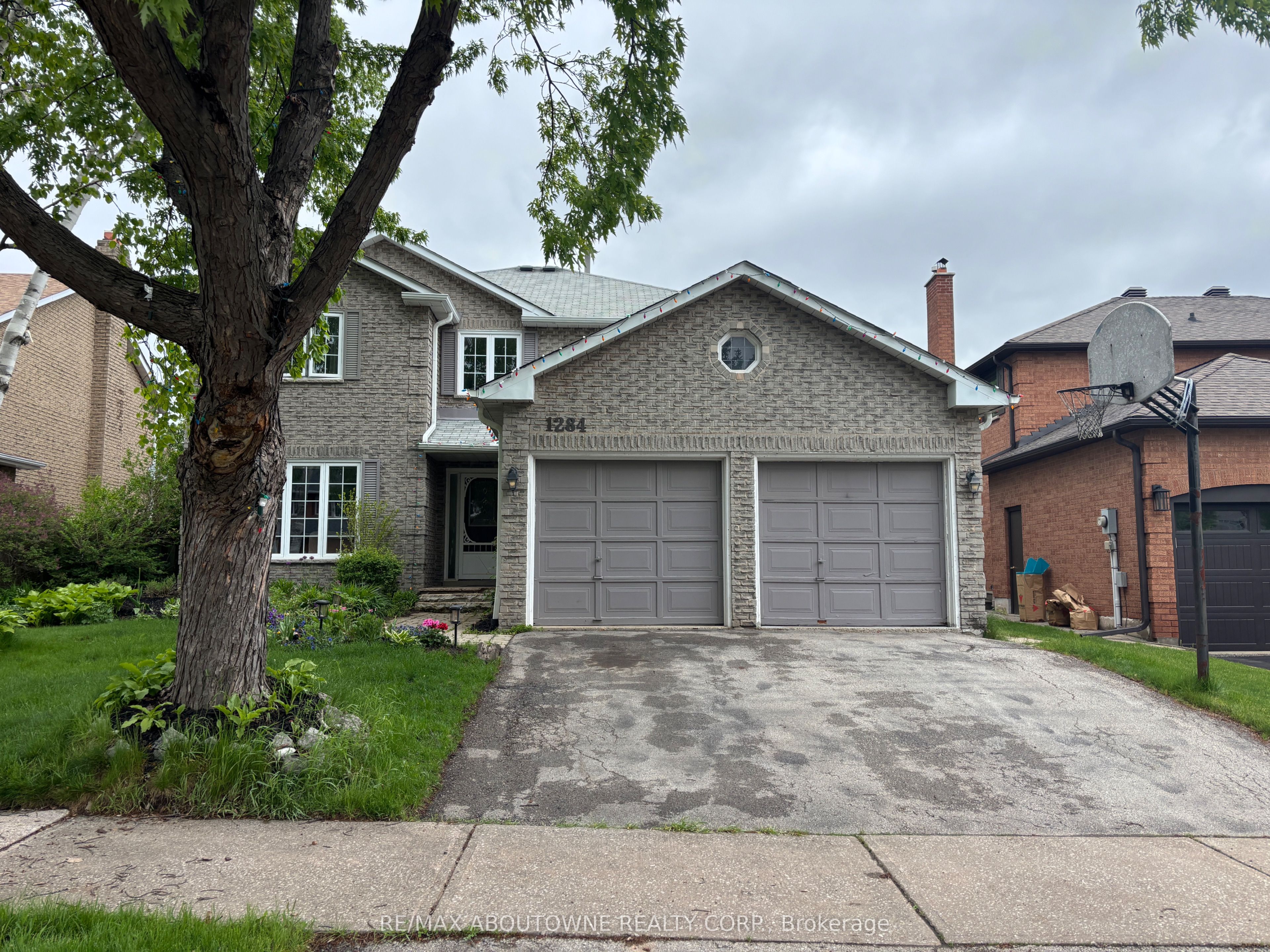 1284 Creekside Drive, Oakville