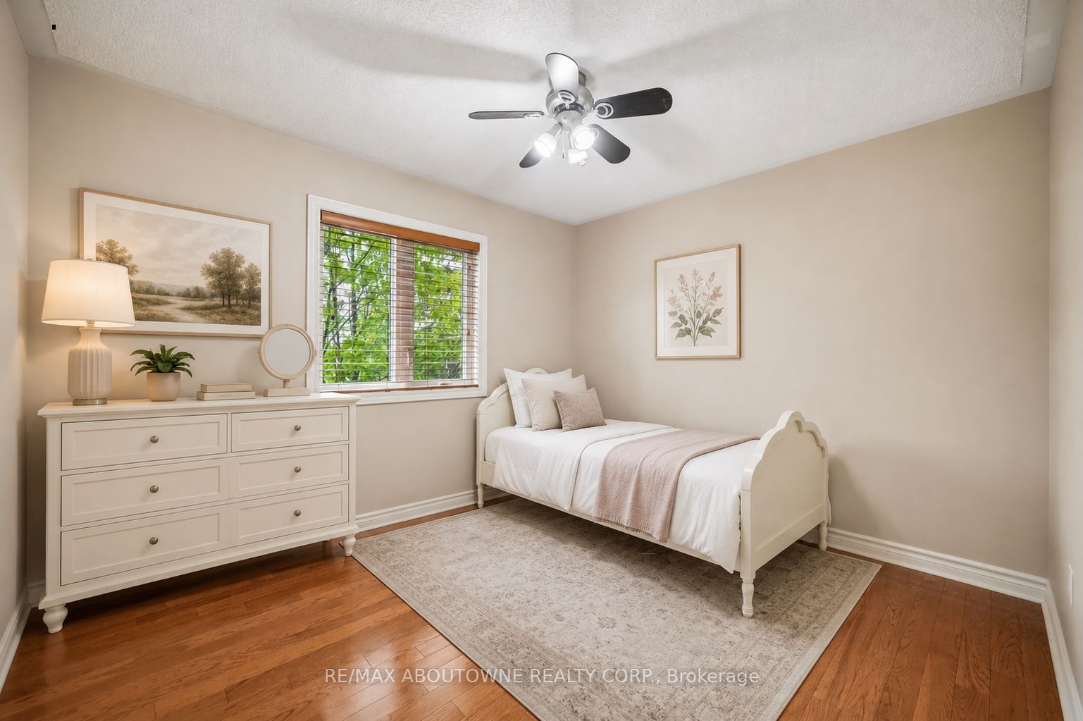 1053 Old Oak Drive, Oakville ‣ W13238450 1053 Old Oak Drive, Oakville ‣ W13238450