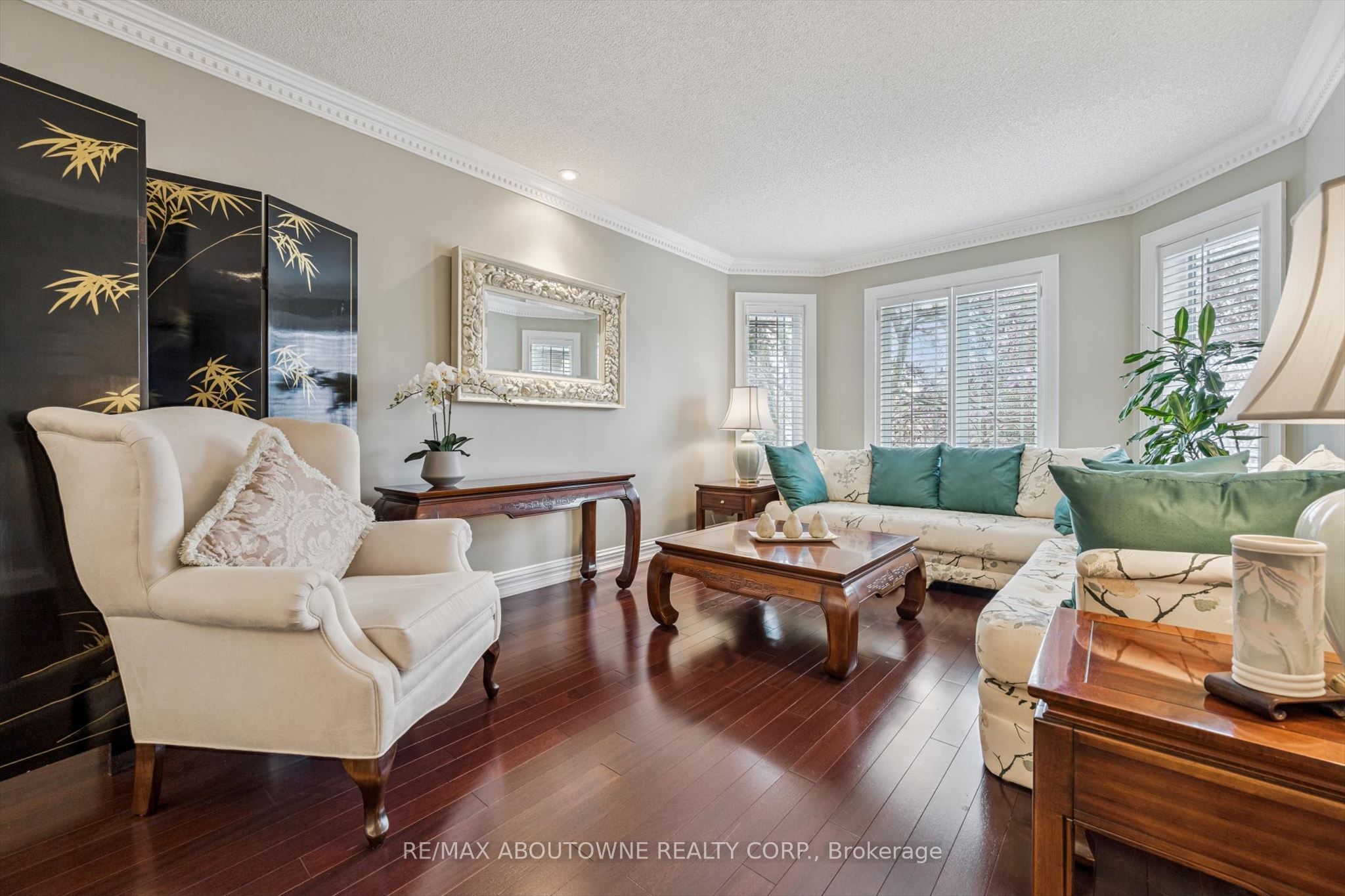 154 Howell Road, Oakville ‣ W13427740 154 Howell Road, Oakville ‣ W13427740