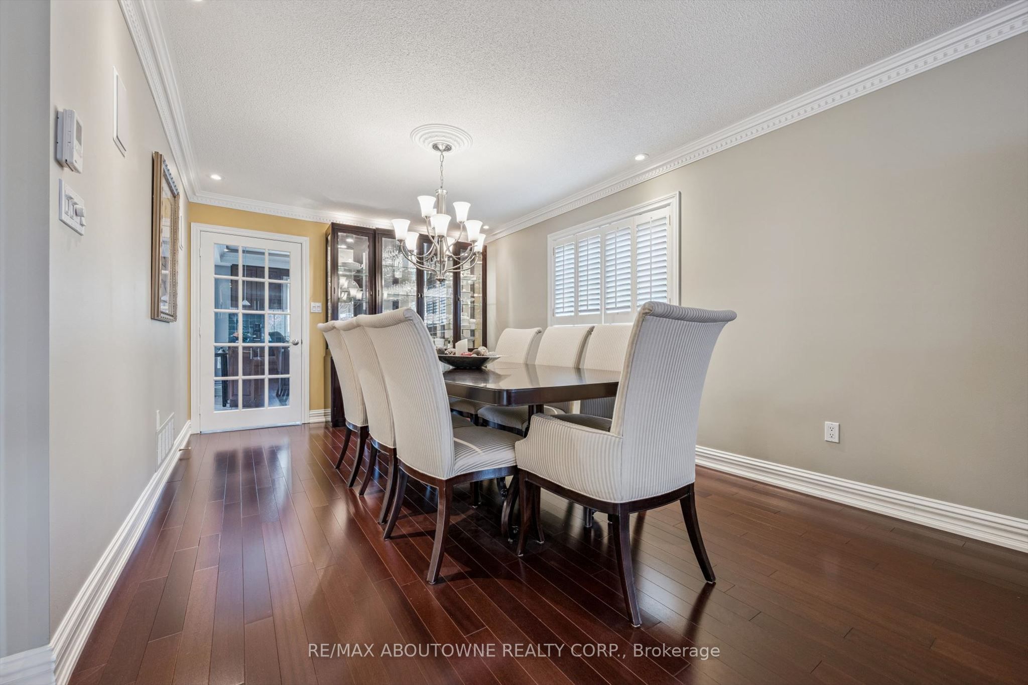 154 Howell Road, Oakville ‣ W13427740 154 Howell Road, Oakville ‣ W13427740