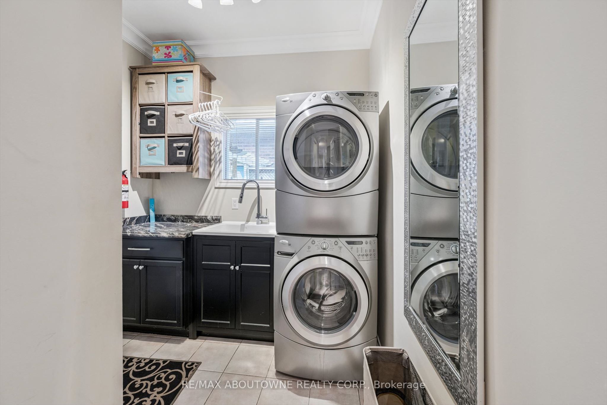 154 Howell Road, Oakville ‣ W13427740 154 Howell Road, Oakville ‣ W13427740