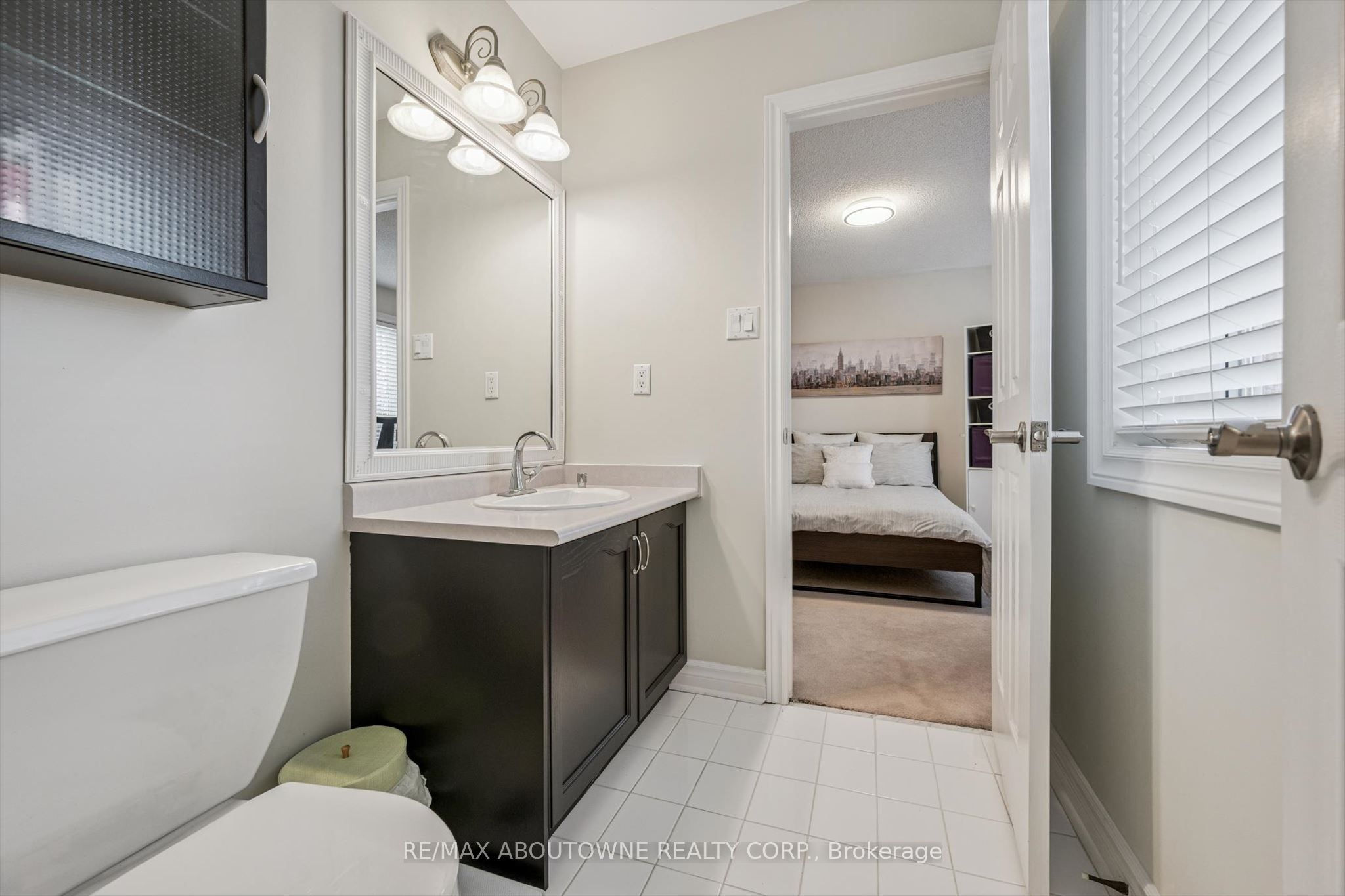 154 Howell Road, Oakville ‣ W13427740 154 Howell Road, Oakville ‣ W13427740
