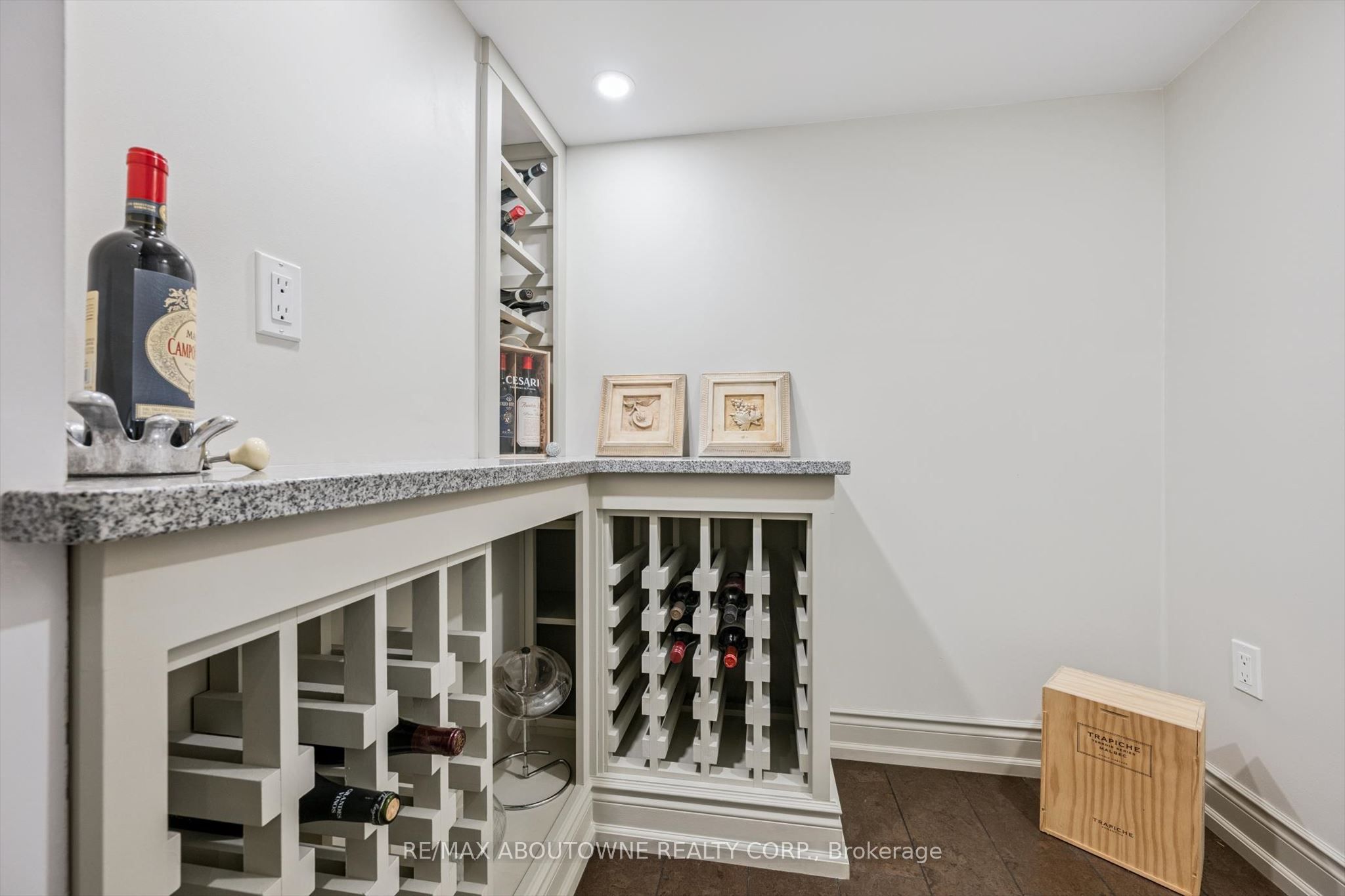 154 Howell Road, Oakville ‣ W13427740 154 Howell Road, Oakville ‣ W13427740