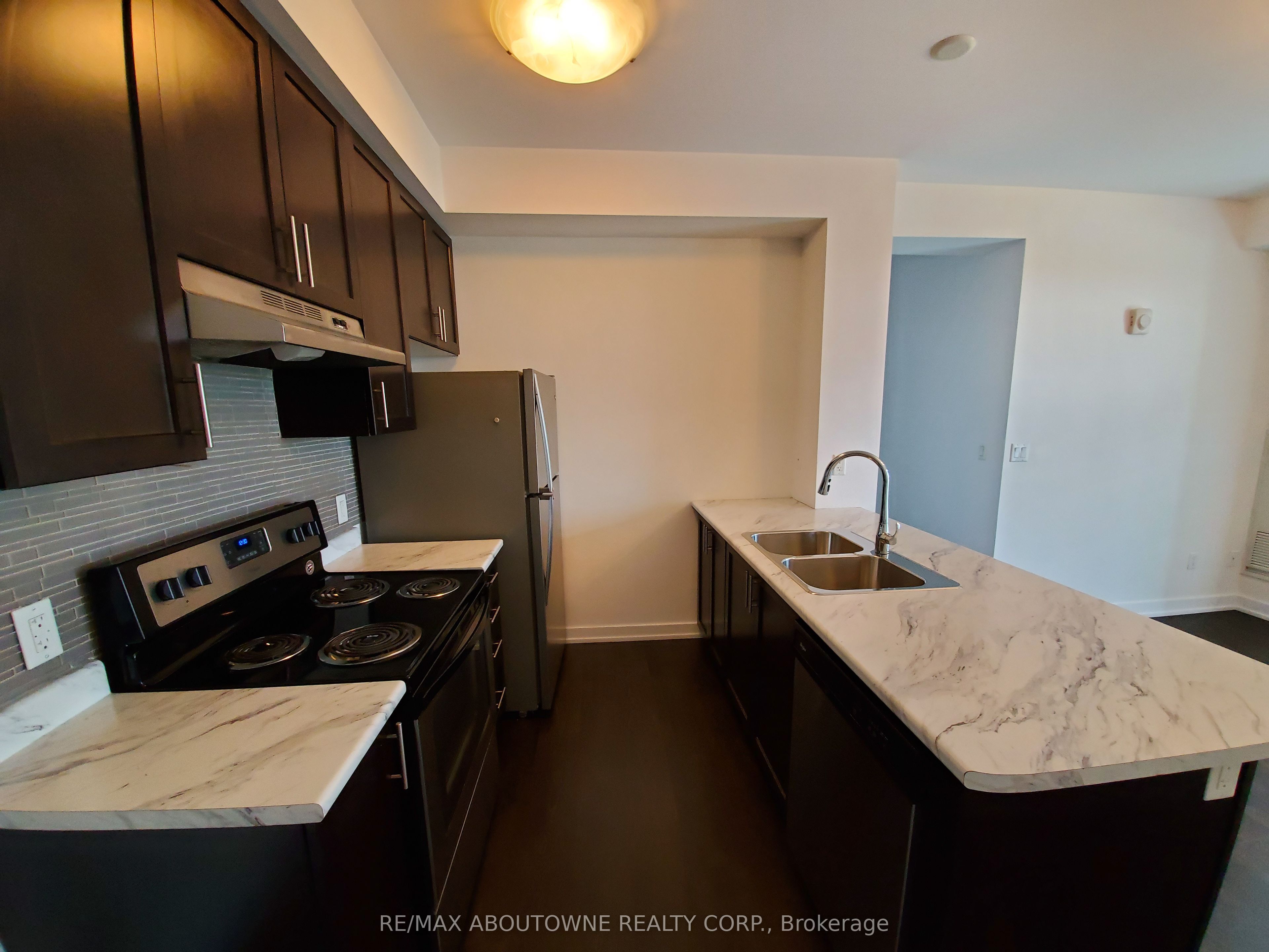 Call LBO – 2490 OLD BRONTE Road, Oakville ‣ W13428516 Call LBO – 2490 OLD BRONTE Road, Oakville ‣ W13428516