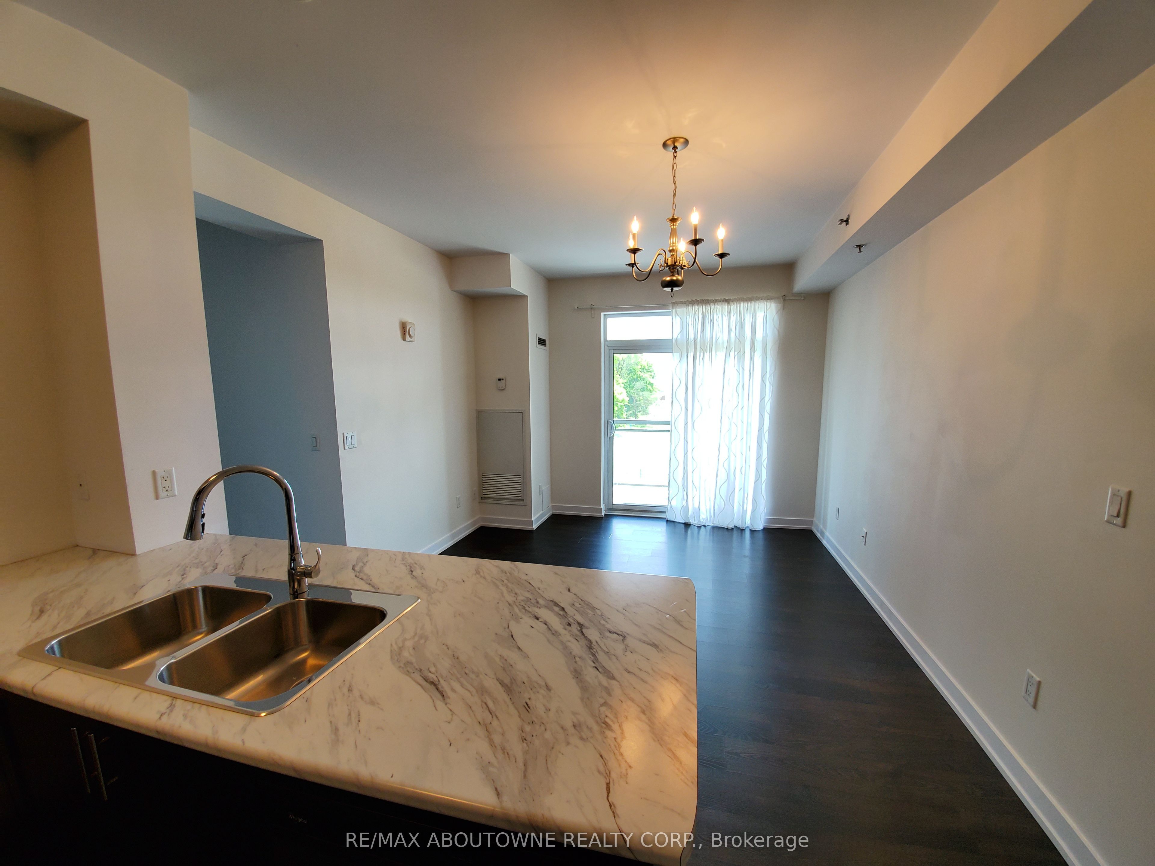 Call LBO – 2490 OLD BRONTE Road, Oakville ‣ W13428516 Call LBO – 2490 OLD BRONTE Road, Oakville ‣ W13428516