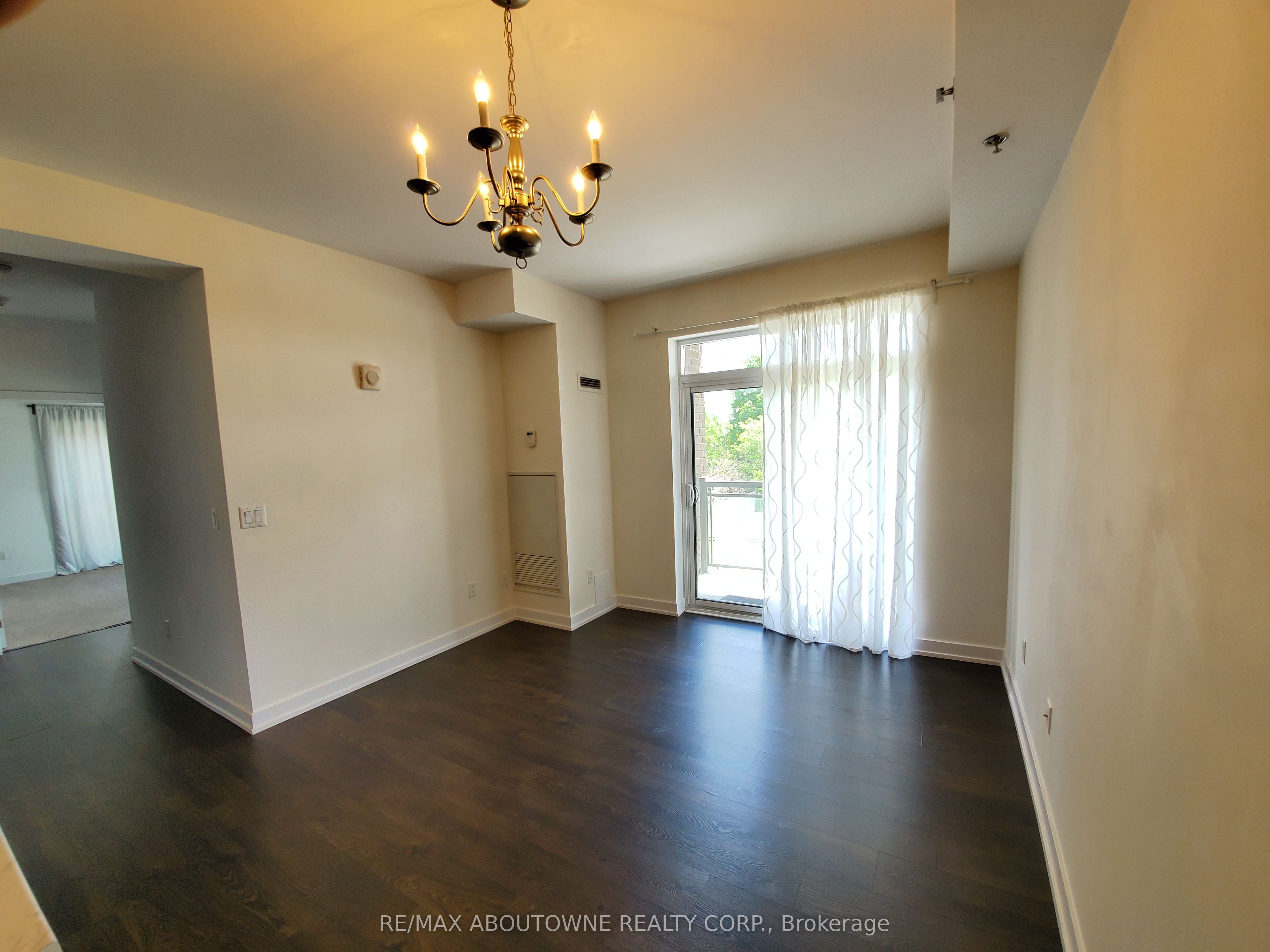 Call LBO – 2490 OLD BRONTE Road, Oakville ‣ W13428516 Call LBO – 2490 OLD BRONTE Road, Oakville ‣ W13428516