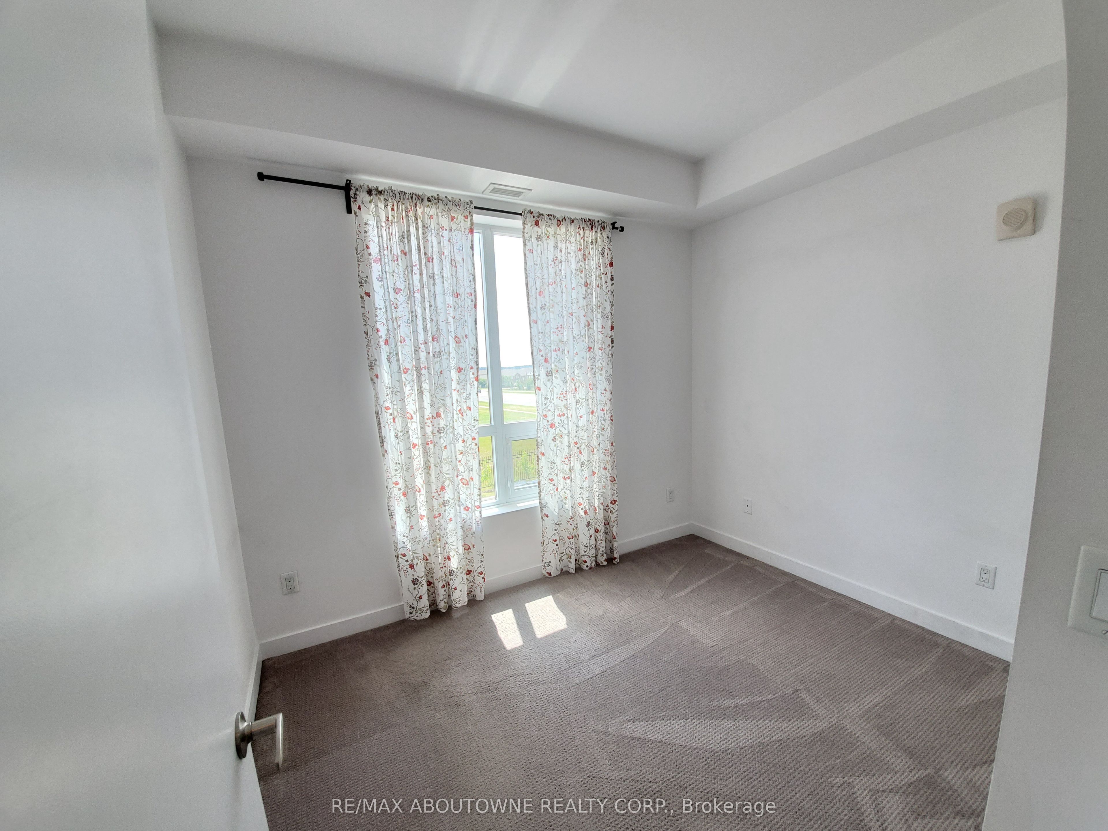 Call LBO – 2490 OLD BRONTE Road, Oakville ‣ W13428516 Call LBO – 2490 OLD BRONTE Road, Oakville ‣ W13428516