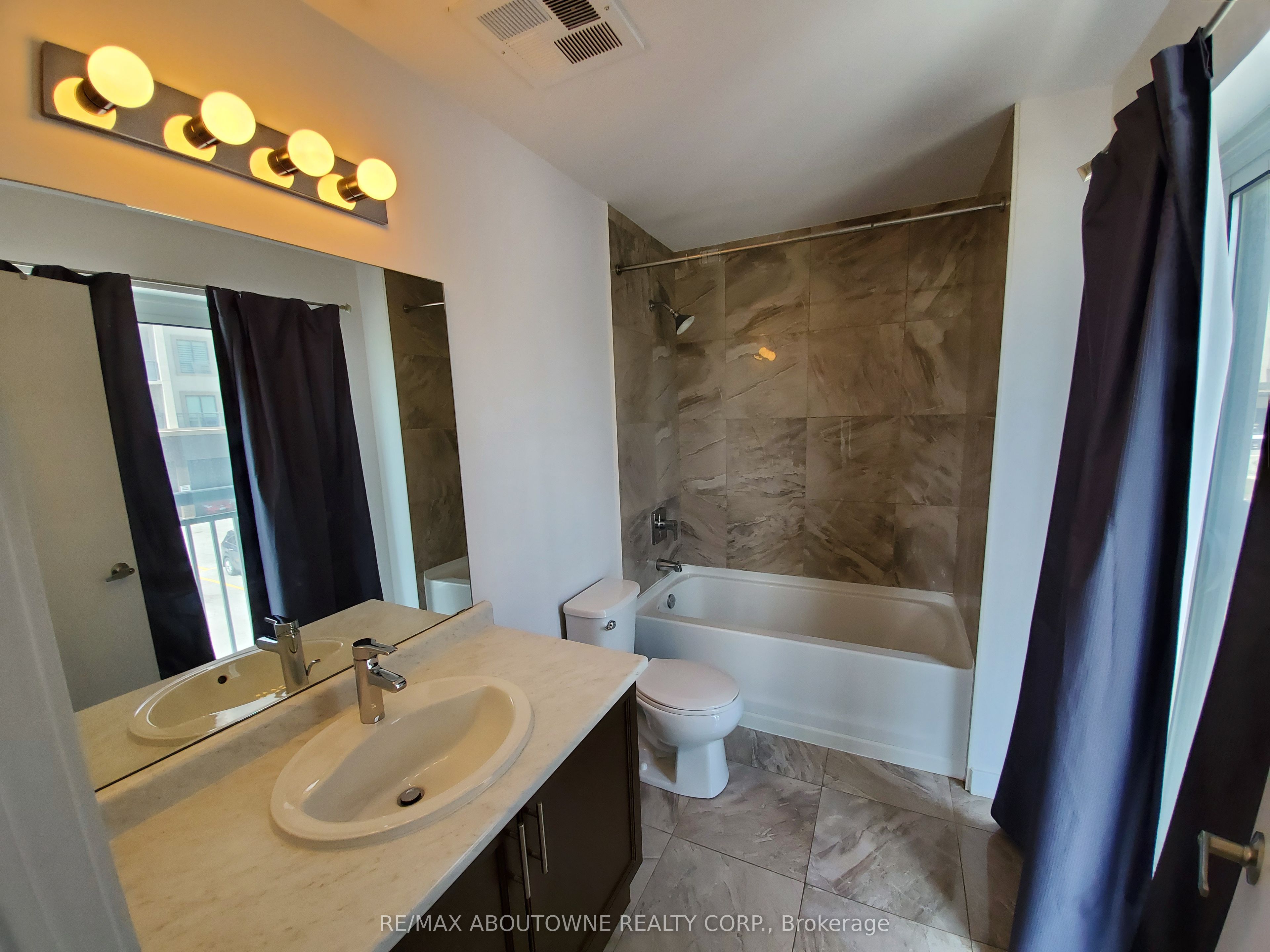 Call LBO – 2490 OLD BRONTE Road, Oakville ‣ W13428516 Call LBO – 2490 OLD BRONTE Road, Oakville ‣ W13428516
