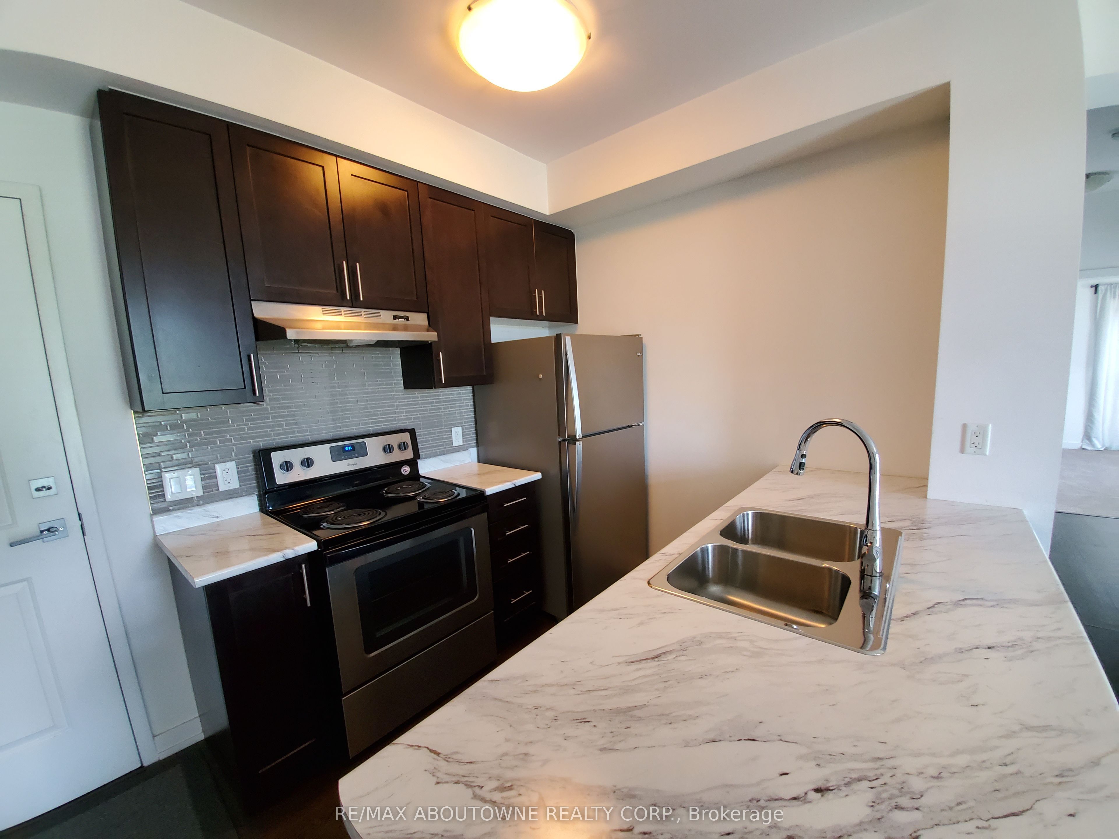 Call LBO – 2490 OLD BRONTE Road, Oakville ‣ W13428516 Call LBO – 2490 OLD BRONTE Road, Oakville ‣ W13428516