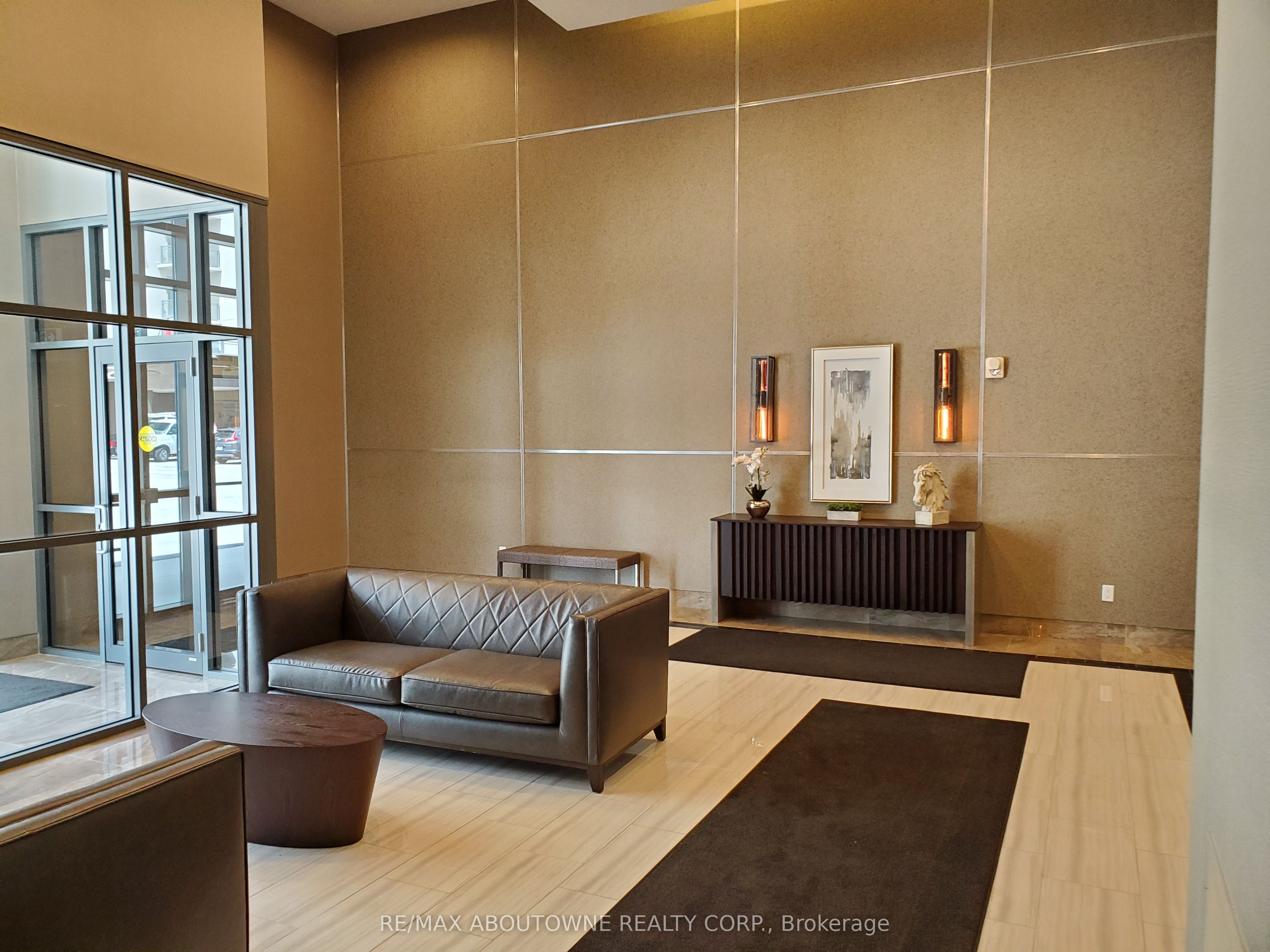 Call LBO – 2490 OLD BRONTE Road, Oakville ‣ W13428516 Call LBO – 2490 OLD BRONTE Road, Oakville ‣ W13428516