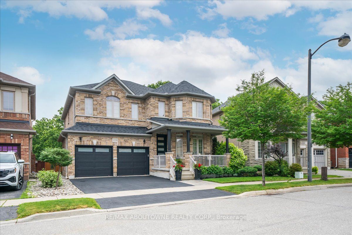 1228 Fox Crescent, Milton ‣ W13438172 1228 Fox Crescent, Milton ‣ W13438172