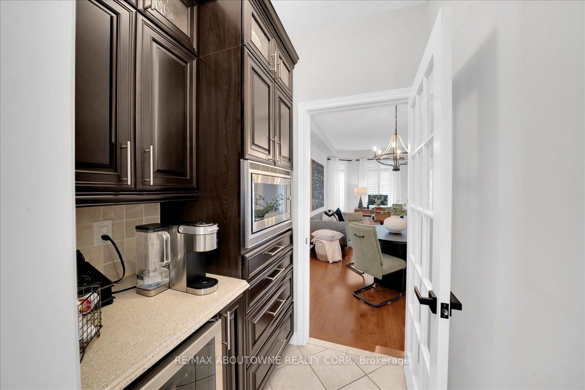 1228 Fox Crescent, Milton ‣ W13438172 1228 Fox Crescent, Milton ‣ W13438172