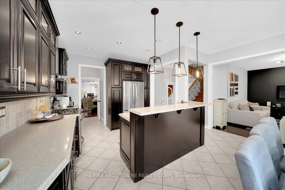 1228 Fox Crescent, Milton ‣ W13438172 1228 Fox Crescent, Milton ‣ W13438172
