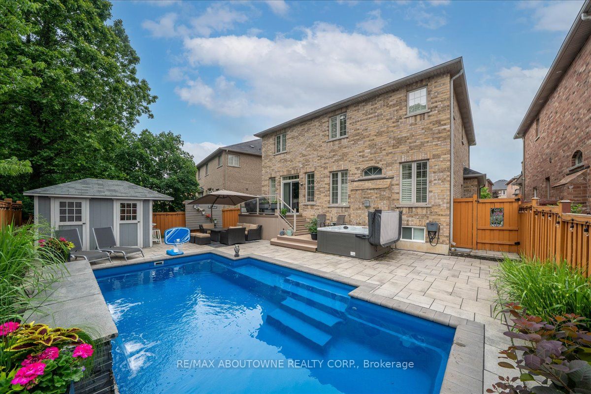 1228 Fox Crescent, Milton ‣ W13438172 1228 Fox Crescent, Milton ‣ W13438172